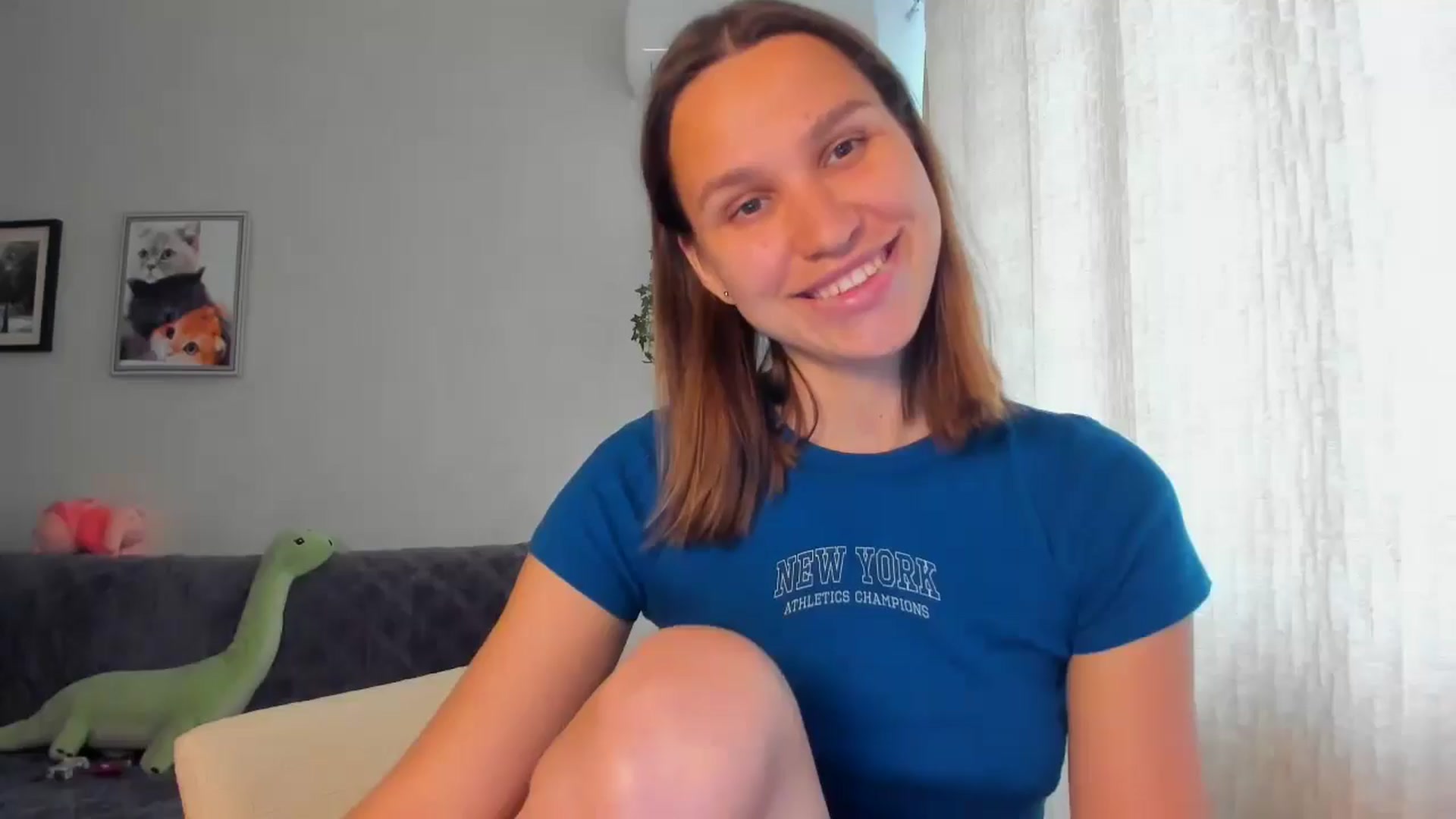 Gallery image thumbnail from WaveOfLove's myfreecams stream on, 05/13/2024, 12:01 image 4 of 20