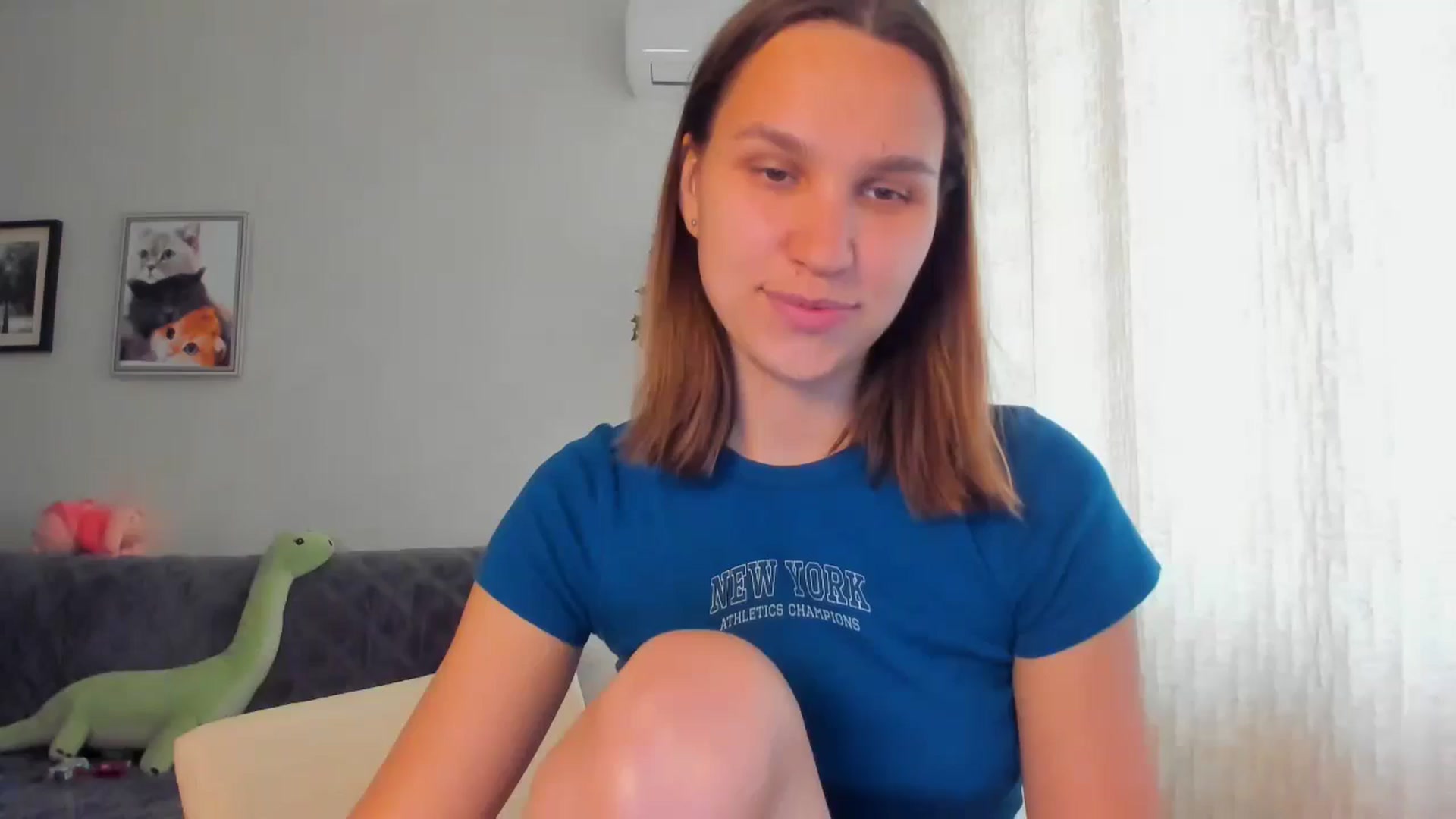 Gallery image thumbnail from WaveOfLove's myfreecams stream on, 05/13/2024, 12:01 image 5 of 20