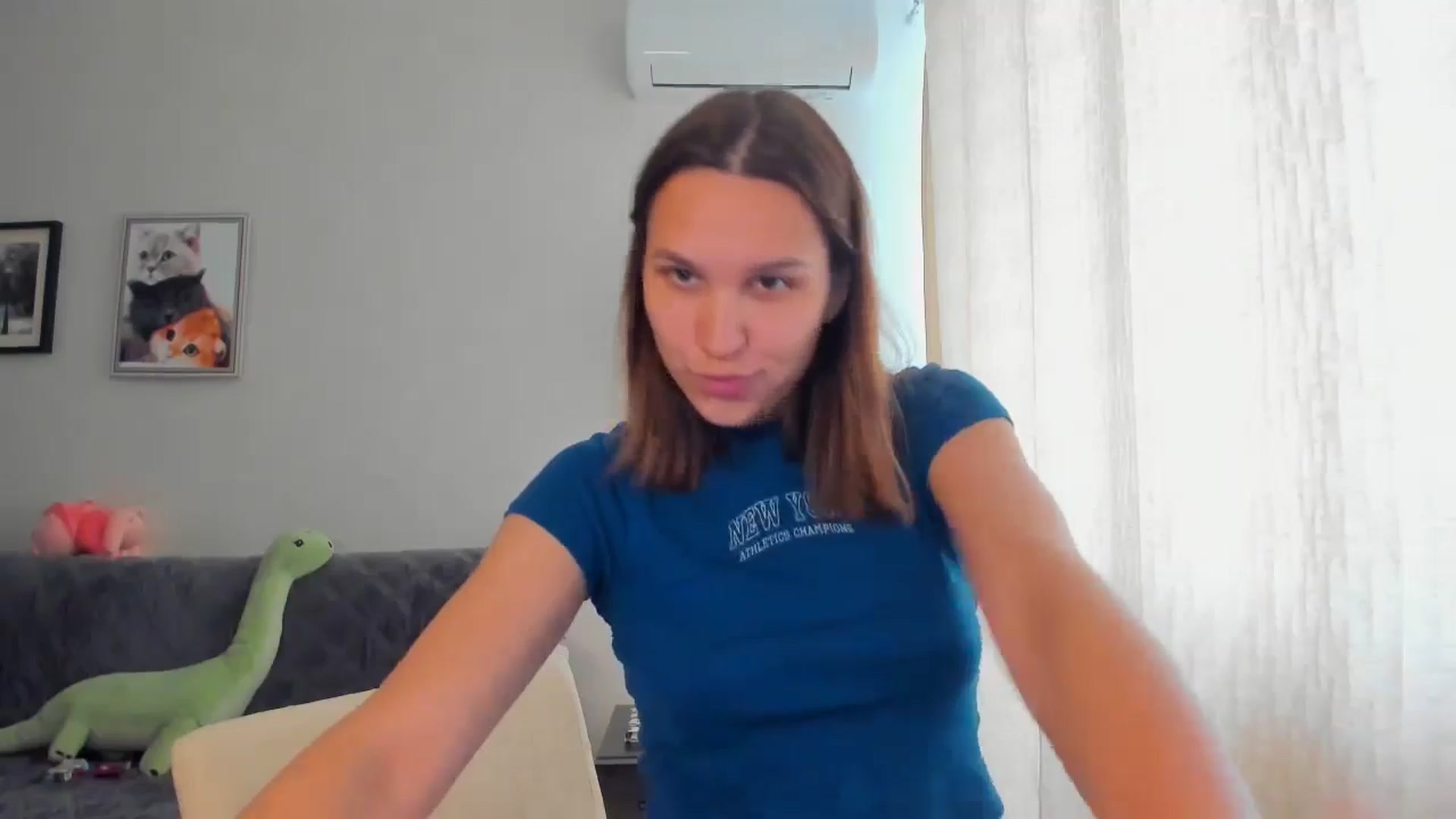 Gallery image thumbnail from WaveOfLove's myfreecams stream on, 05/13/2024, 12:01 image 9 of 20