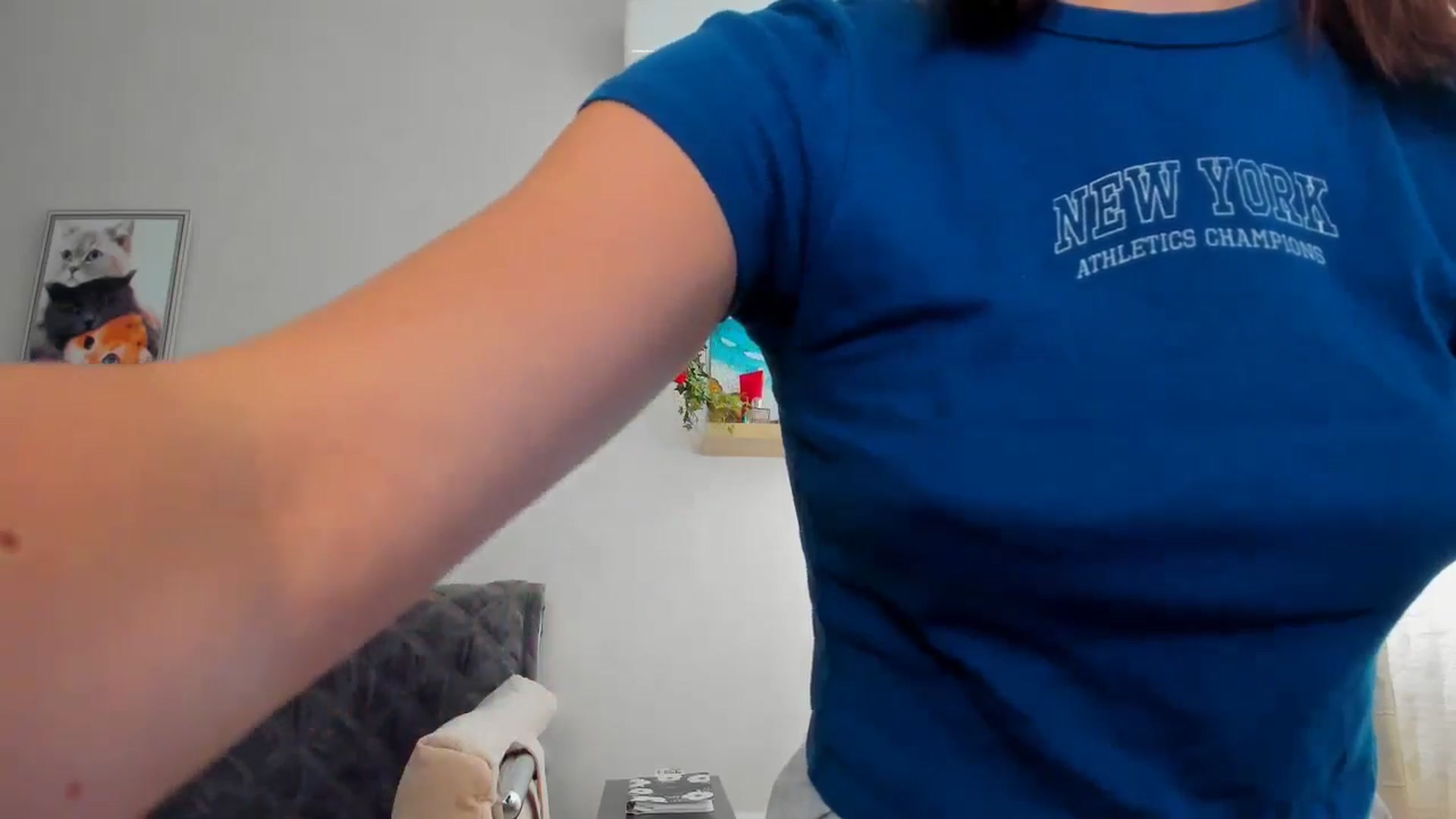 Gallery image thumbnail from WaveOfLove's myfreecams stream on, 05/13/2024, 12:01 image 20 of 20