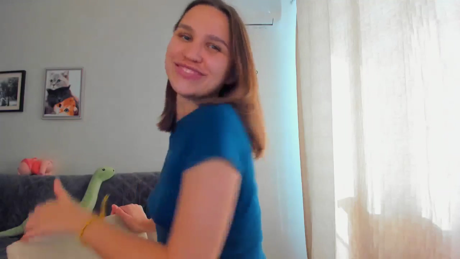 Gallery image thumbnail from WaveOfLove's myfreecams stream on, 05/13/2024, 13:35 image 6 of 20