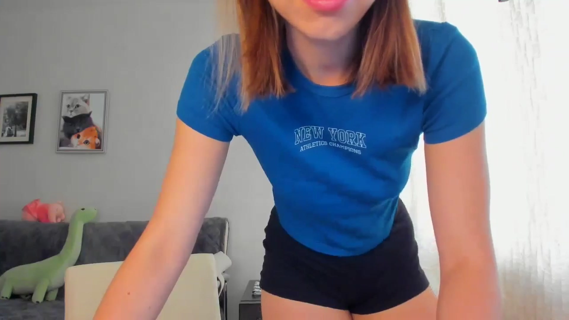 Gallery image thumbnail from WaveOfLove's myfreecams stream on, 05/14/2024, 10:38 image 7 of 20