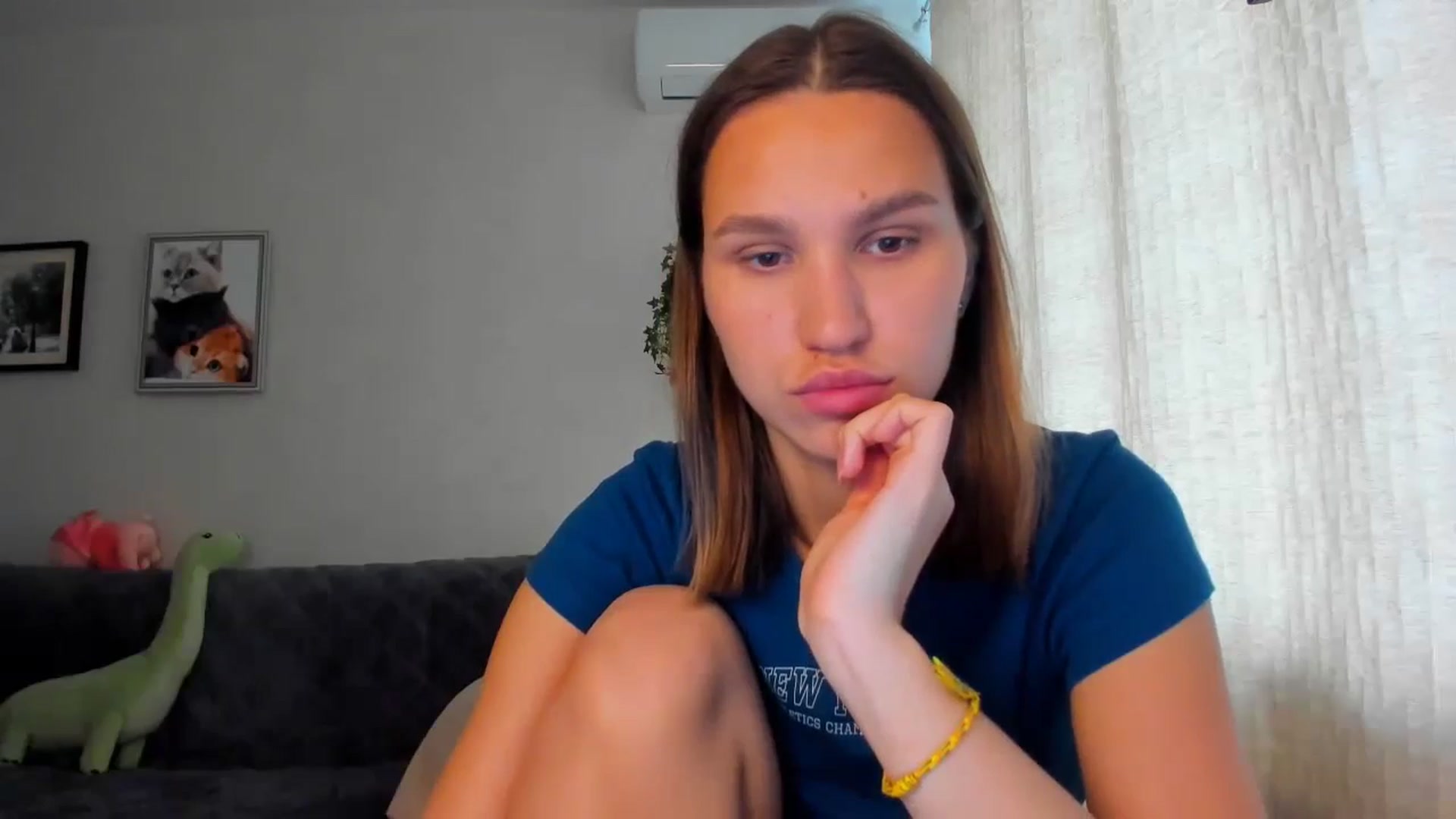 Gallery image thumbnail from WaveOfLove's myfreecams stream on, 05/14/2024, 12:17 image 17 of 20