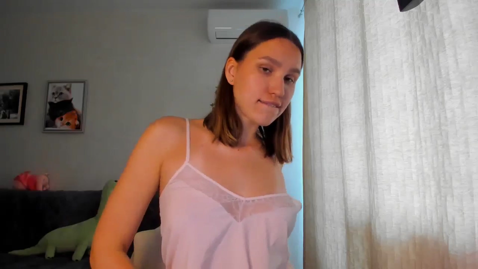 Gallery image thumbnail from WaveOfLove's myfreecams stream on, 05/15/2024, 13:24 image 9 of 20