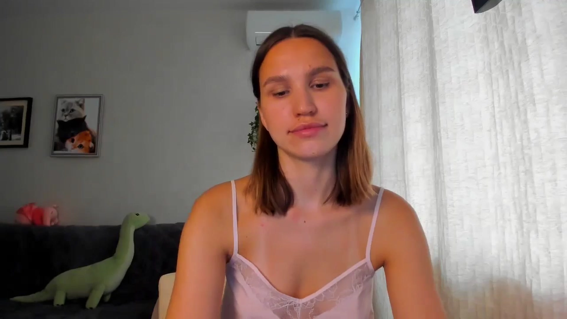 Gallery image thumbnail from WaveOfLove's myfreecams stream on, 05/15/2024, 13:24 image 13 of 20