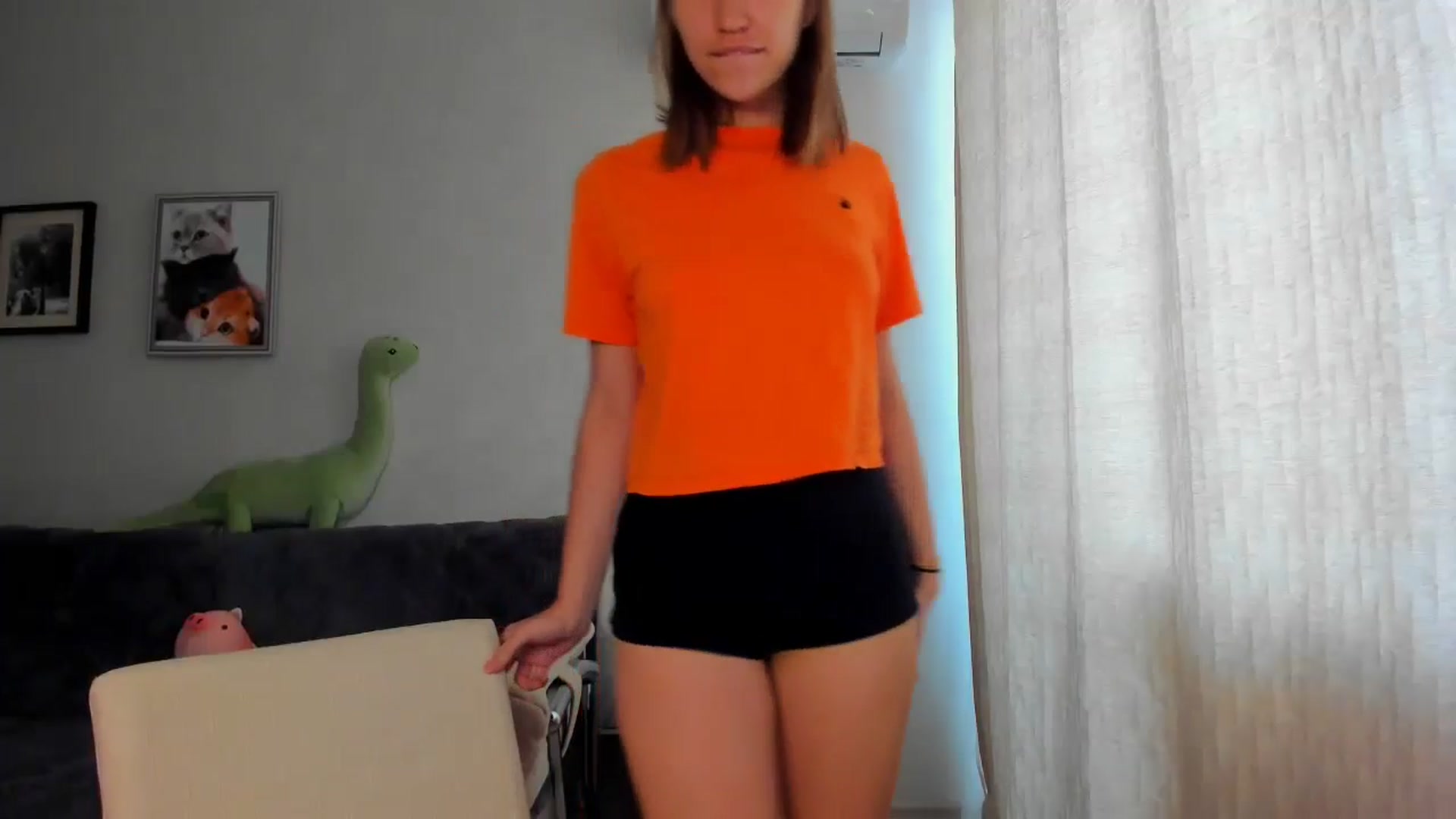Gallery image thumbnail from WaveOfLove's myfreecams stream on, 05/19/2024, 11:56 image 3 of 20