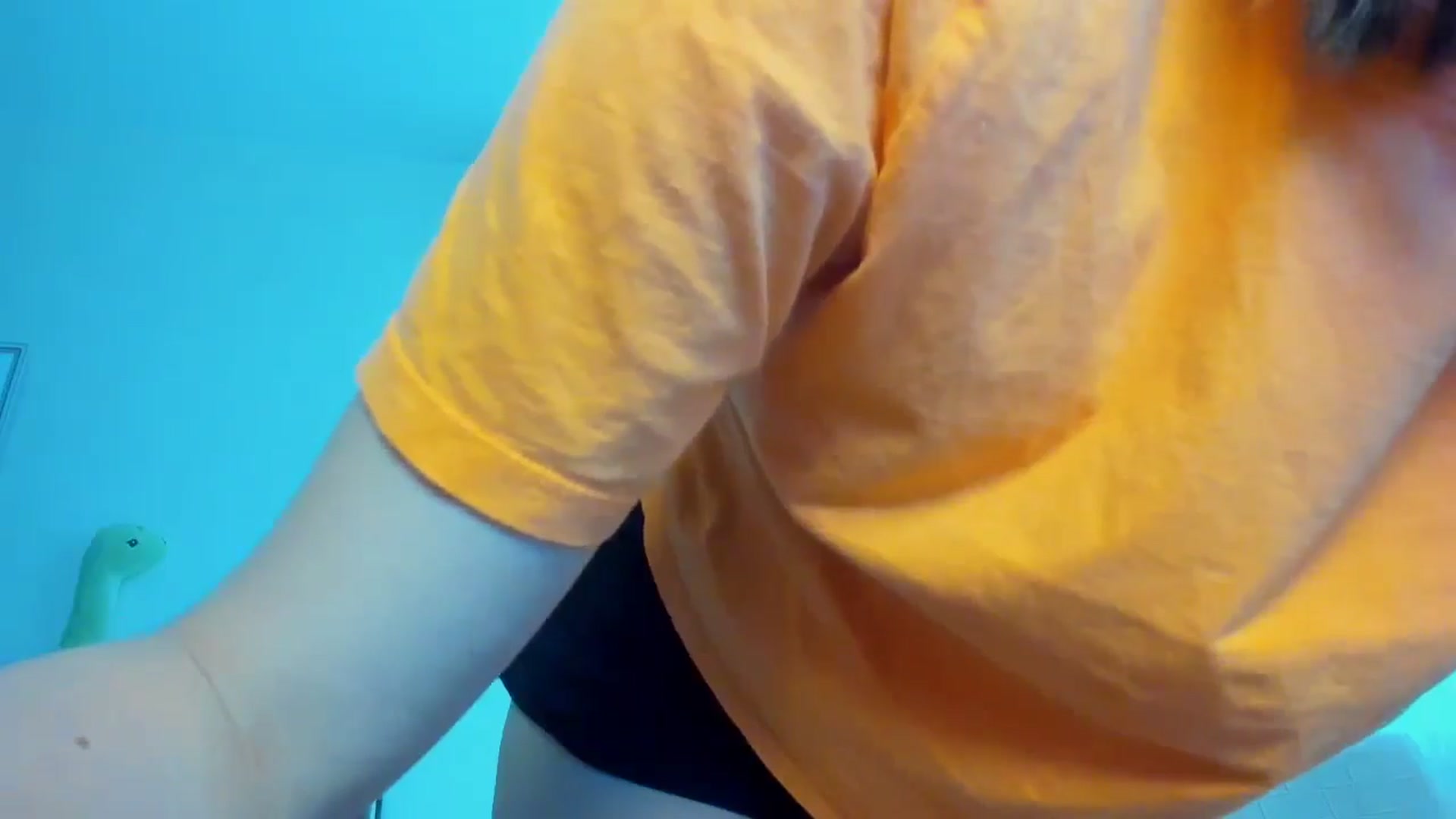 Gallery image thumbnail from WaveOfLove's myfreecams stream on, 05/19/2024, 11:56 image 14 of 20