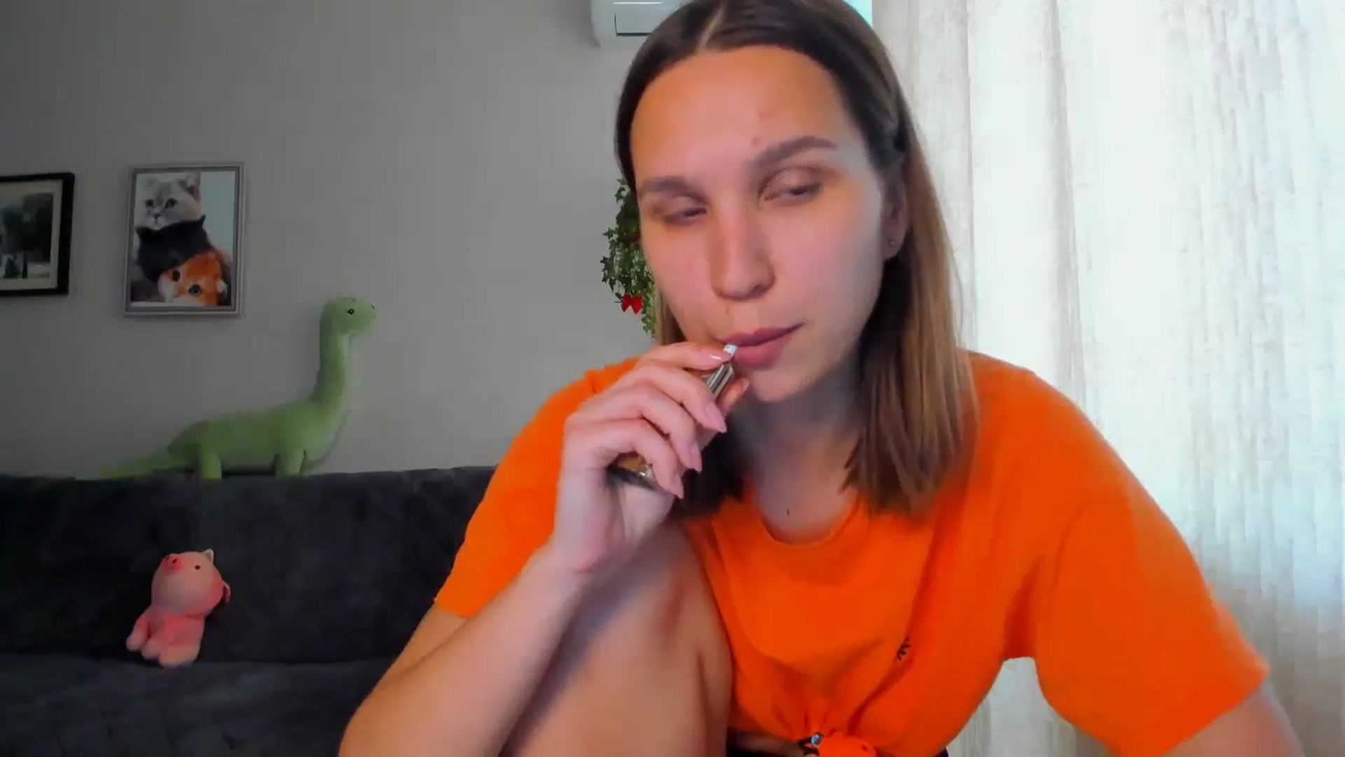Gallery image thumbnail from WaveOfLove's myfreecams stream on, 05/19/2024, 11:56 image 17 of 20