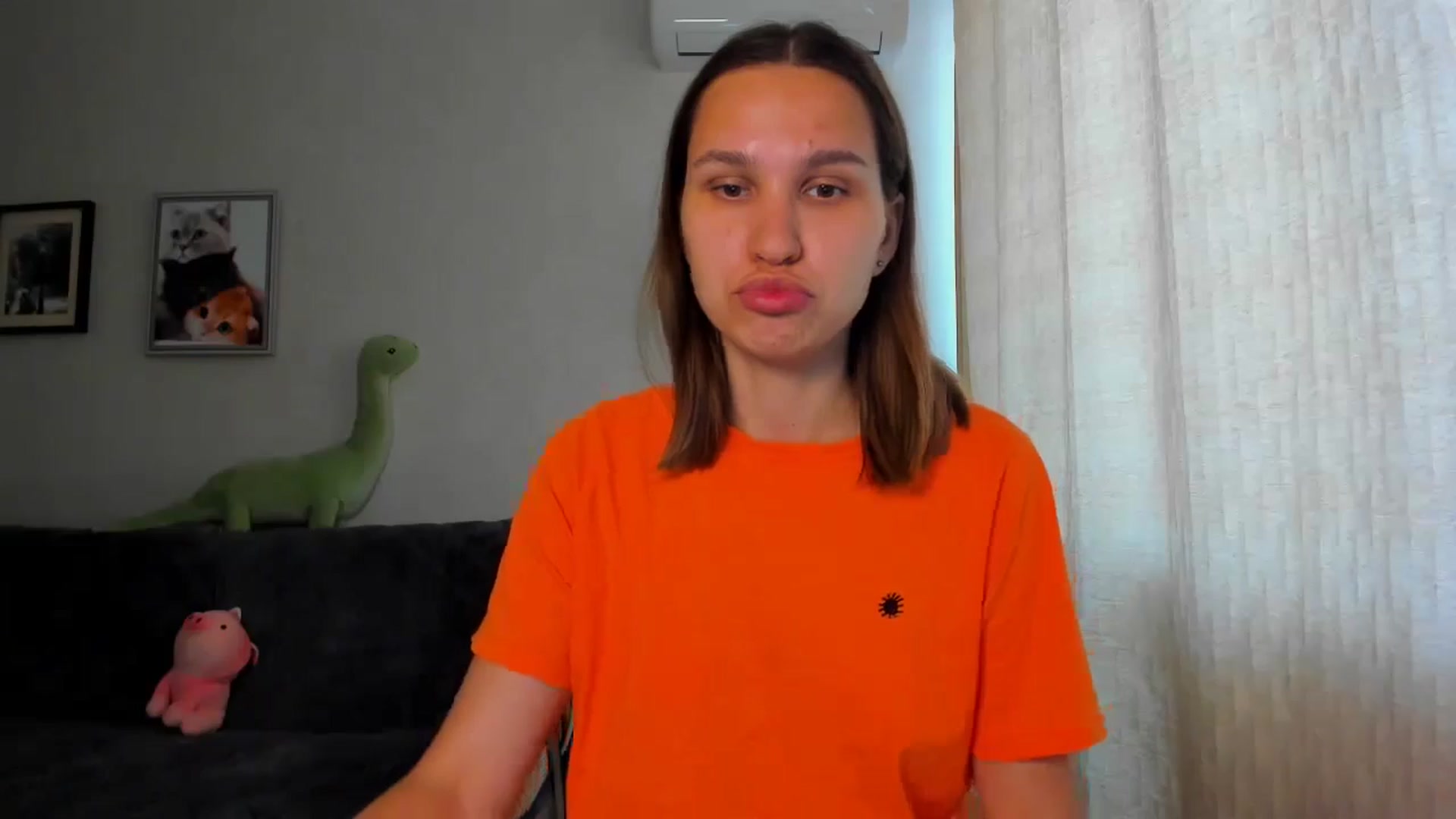Gallery image thumbnail from WaveOfLove's myfreecams stream on, 05/19/2024, 11:56 image 2 of 20