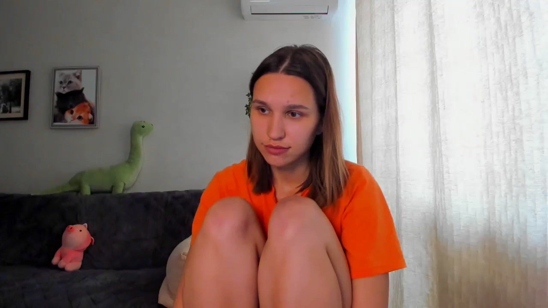 Gallery image thumbnail from WaveOfLove's myfreecams stream on, 05/19/2024, 11:56 image 19 of 20