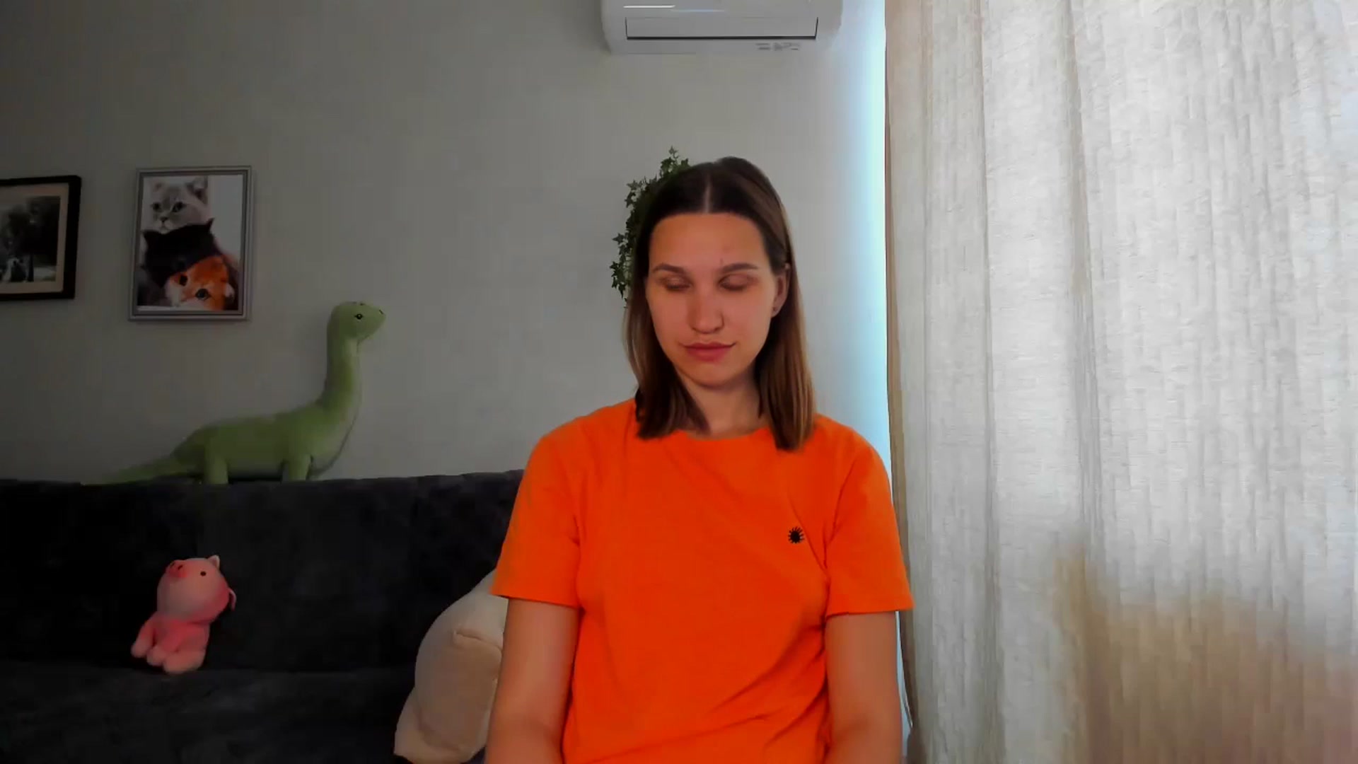 Gallery image thumbnail from WaveOfLove's myfreecams stream on, 05/19/2024, 11:56 image 6 of 20