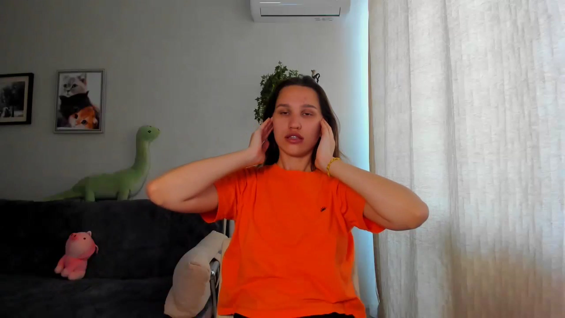Gallery image thumbnail from WaveOfLove's myfreecams stream on, 05/19/2024, 11:56 image 7 of 20