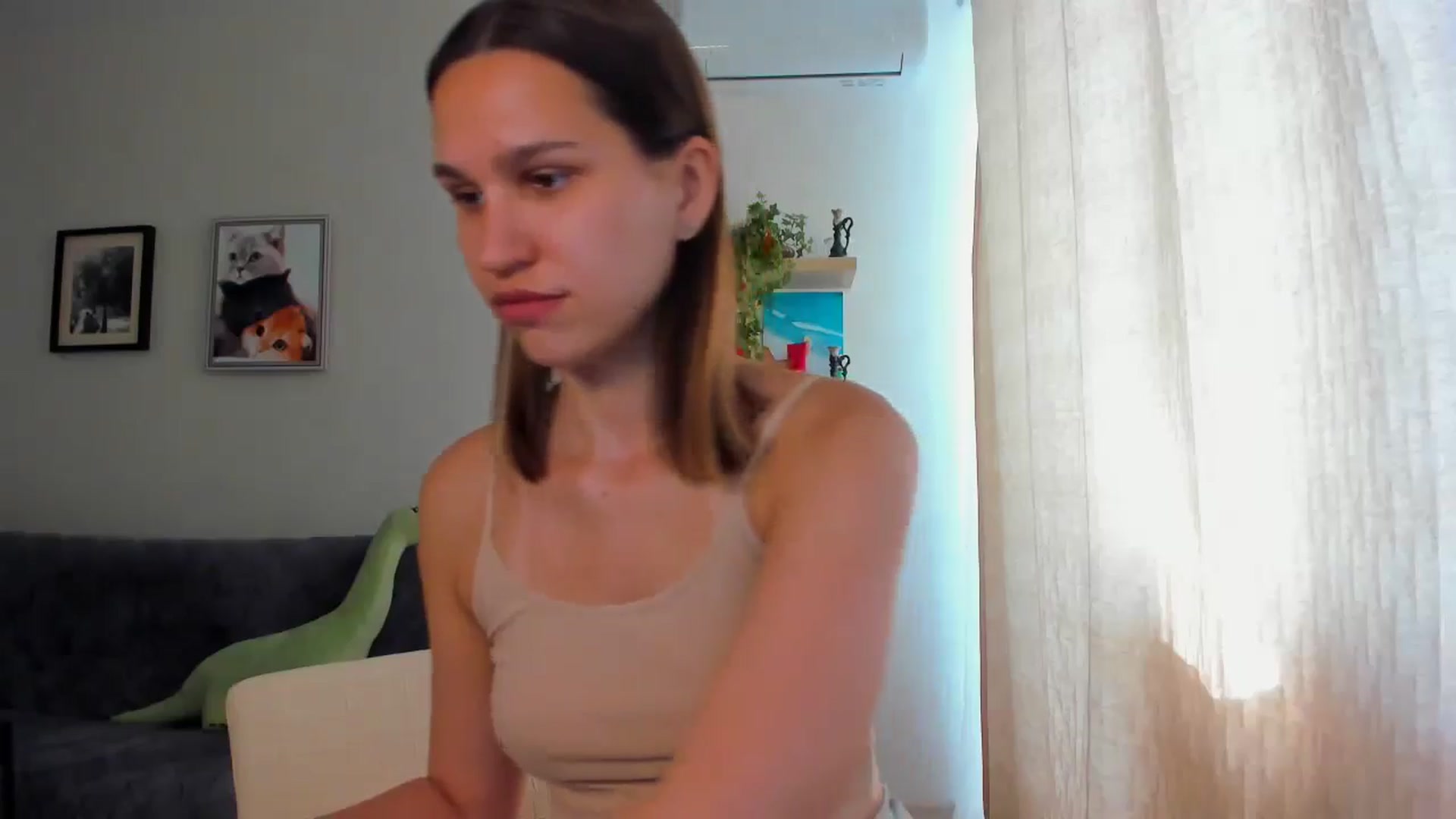 Gallery image thumbnail from WaveOfLove's myfreecams stream on, 05/27/2024, 12:50 image 17 of 20