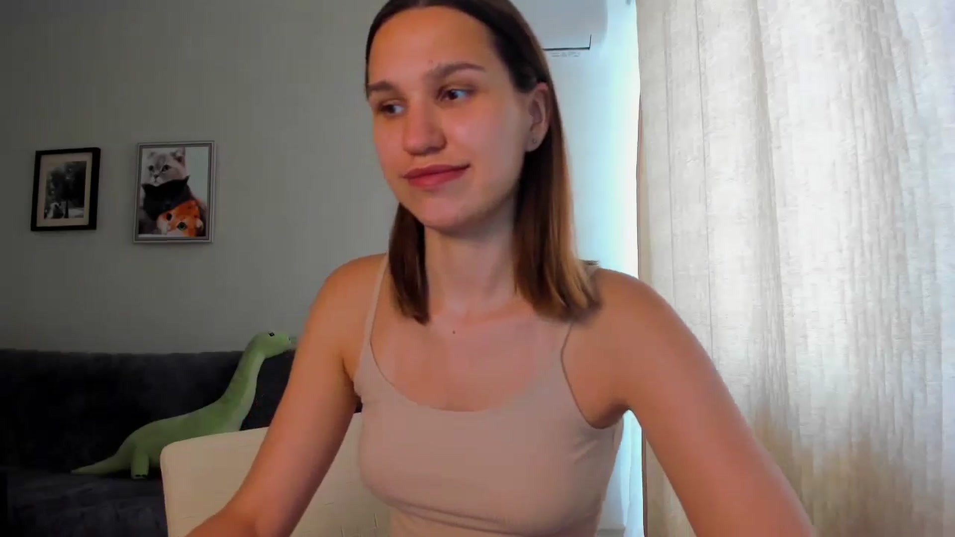 Gallery image thumbnail from WaveOfLove's myfreecams stream on, 05/27/2024, 12:50 image 9 of 20