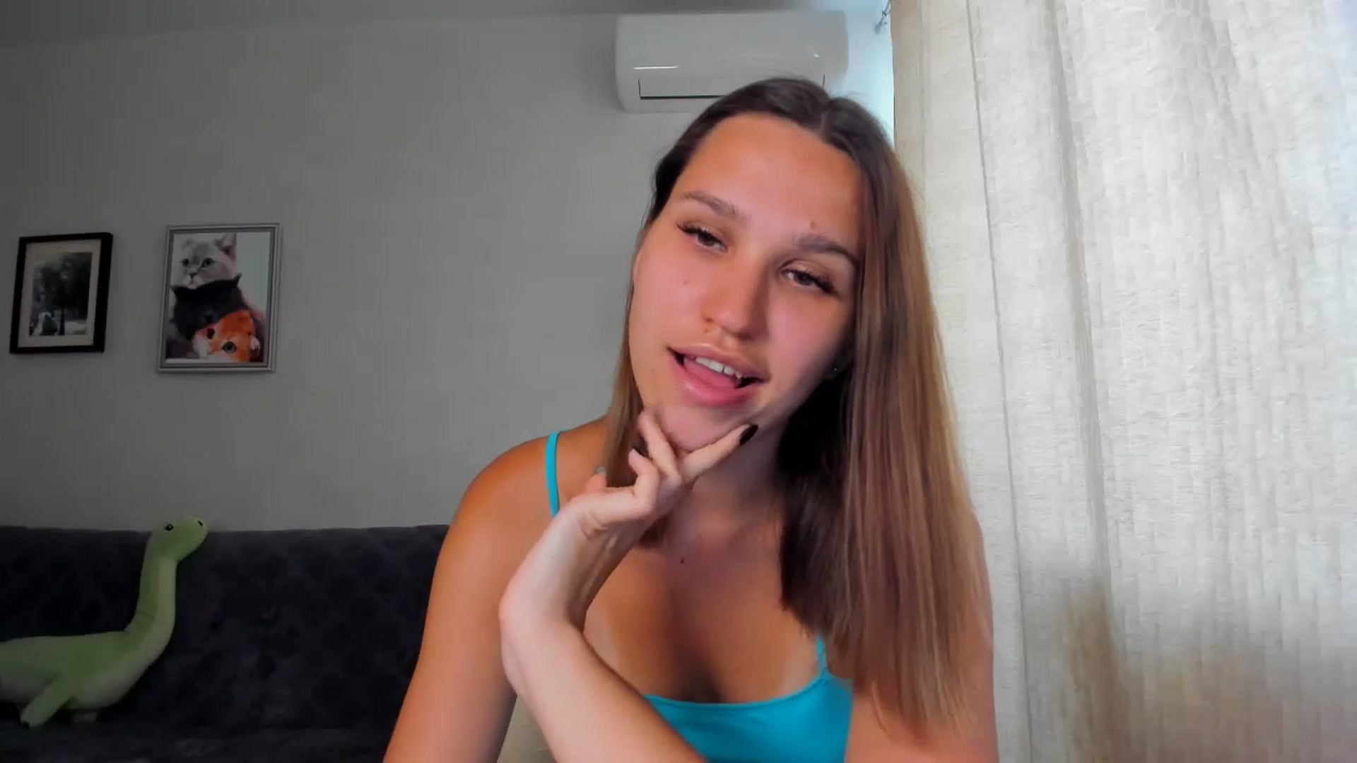 Gallery image thumbnail from WaveOfLove's myfreecams stream on, 06/19/2024, 11:08 image 7 of 20