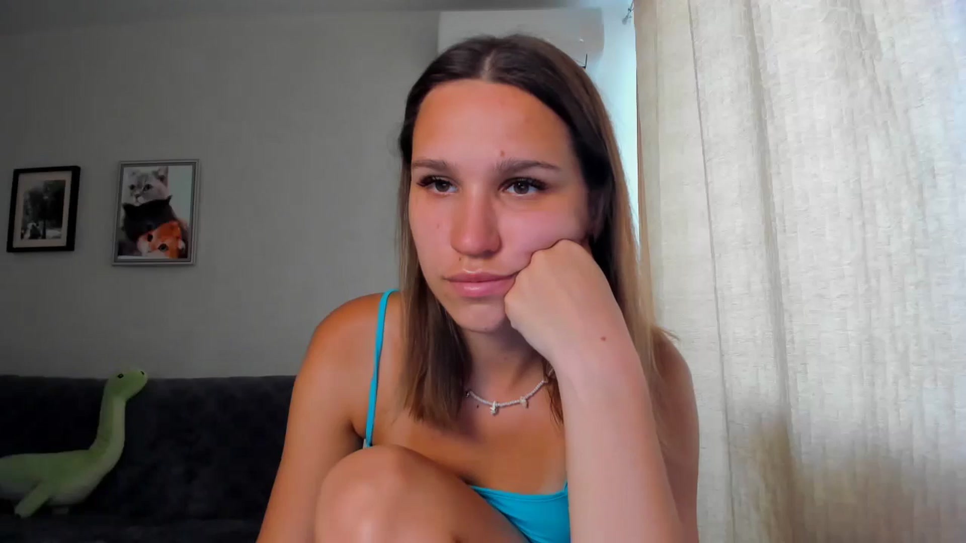 Gallery image thumbnail from WaveOfLove's myfreecams stream on, 06/19/2024, 11:08 image 14 of 20