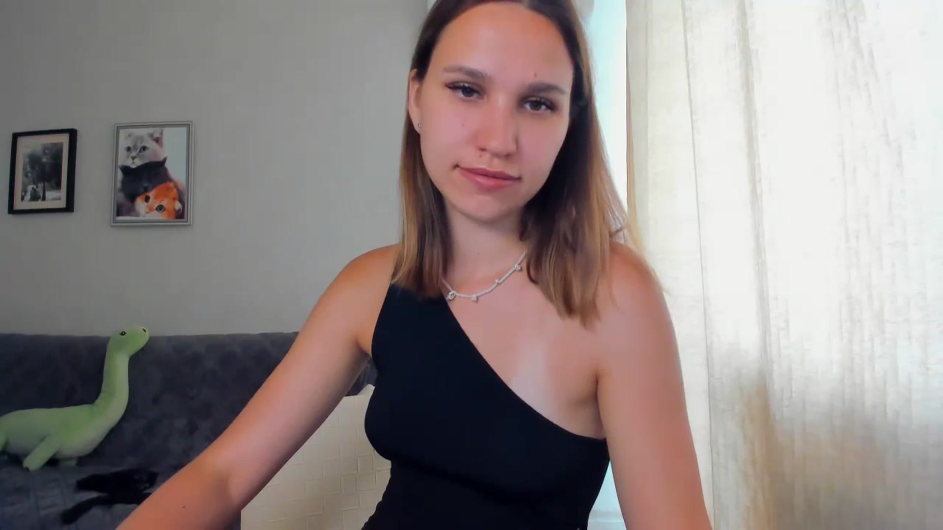 Gallery image thumbnail from WaveOfLove's myfreecams stream on, 06/19/2024, 12:18 image 11 of 20