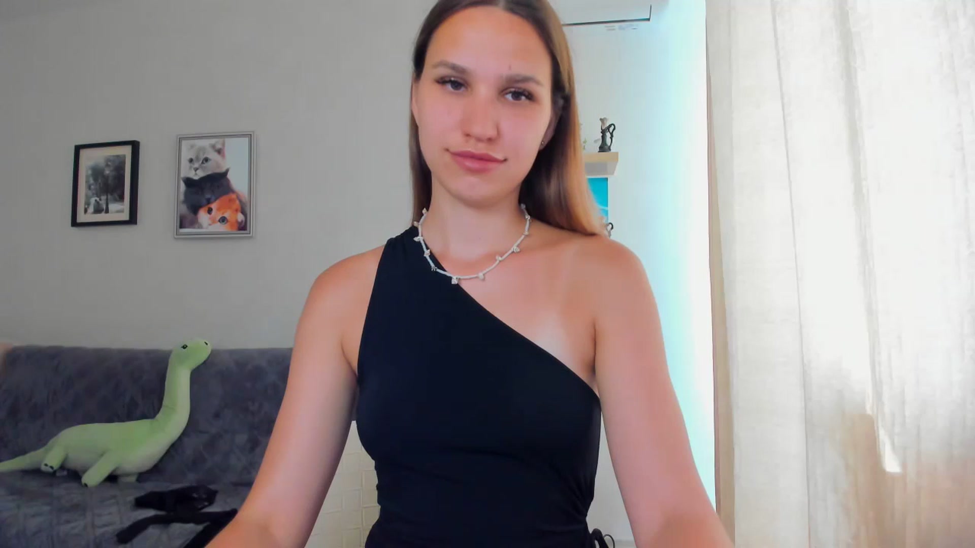 Gallery image thumbnail from WaveOfLove's myfreecams stream on, 06/19/2024, 12:36 image 9 of 20