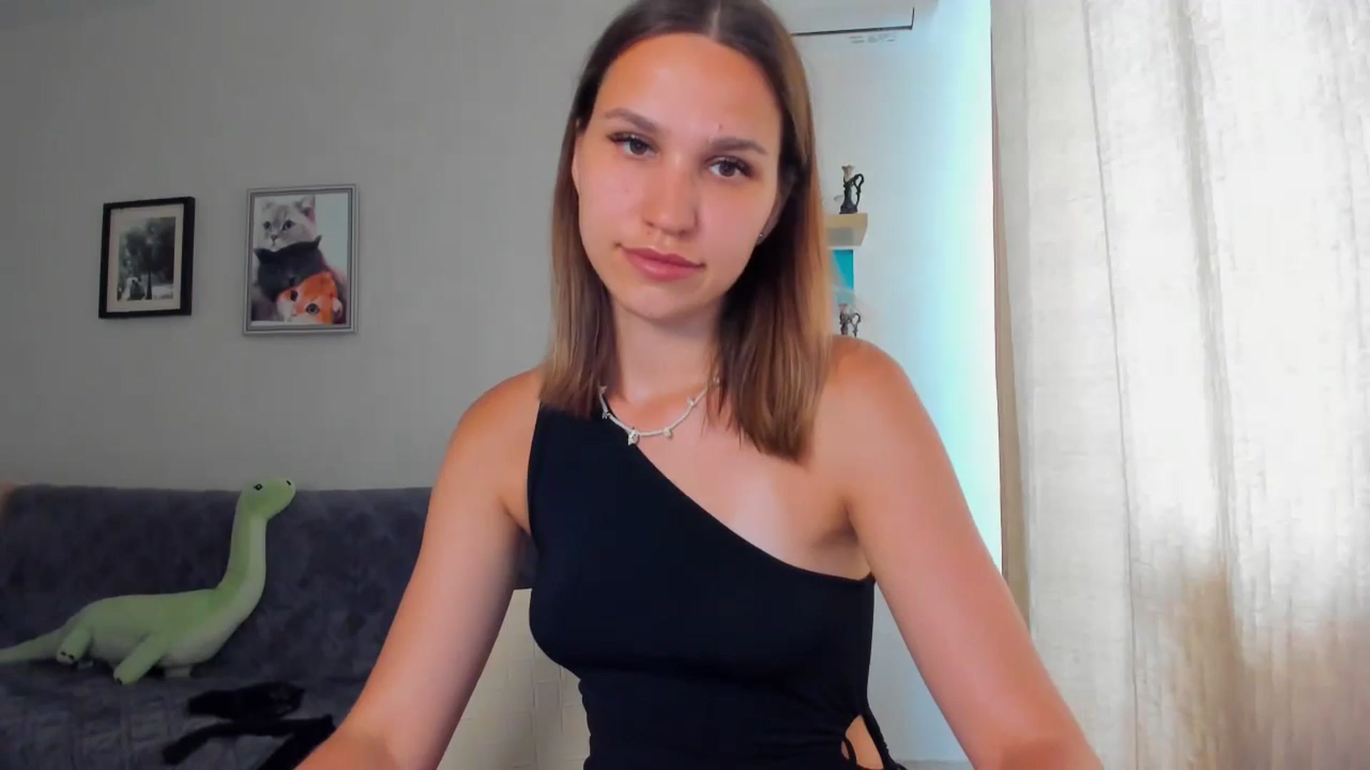 Gallery image thumbnail from WaveOfLove's myfreecams stream on, 06/19/2024, 12:36 image 8 of 20