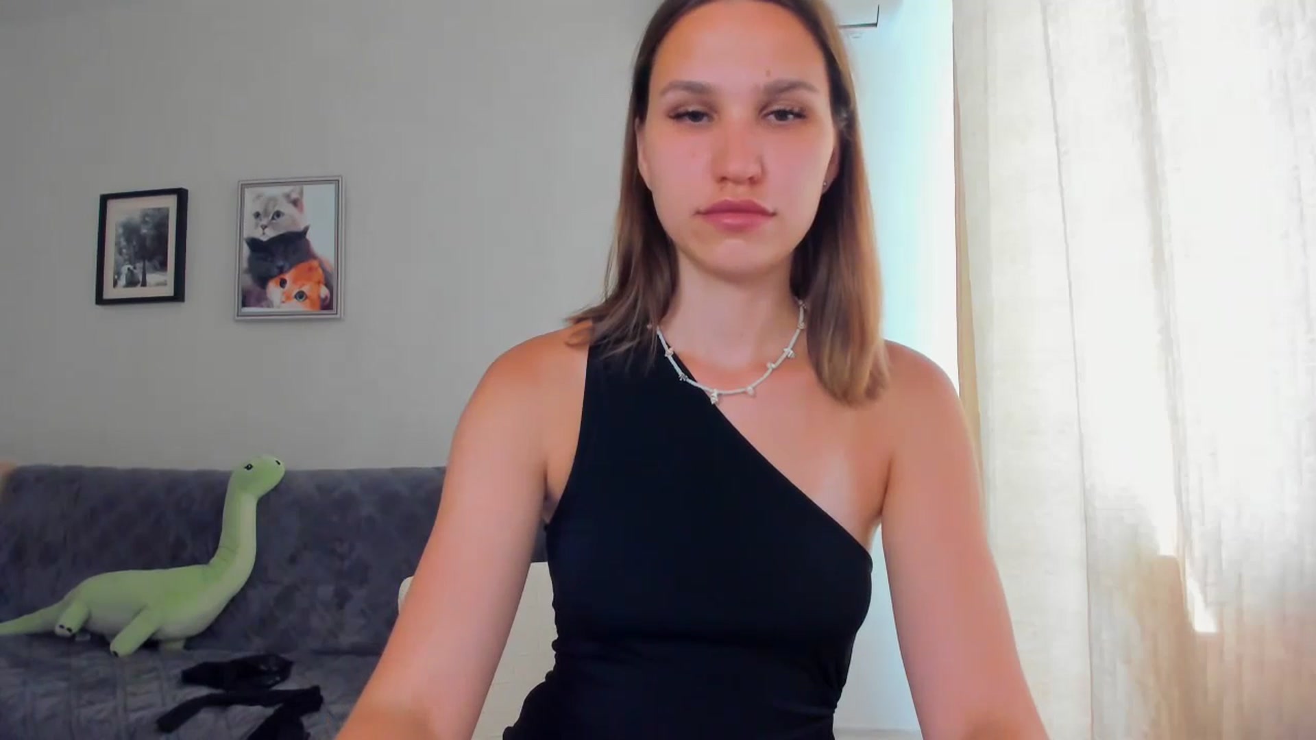 Gallery image thumbnail from WaveOfLove's myfreecams stream on, 06/19/2024, 12:36 image 14 of 20