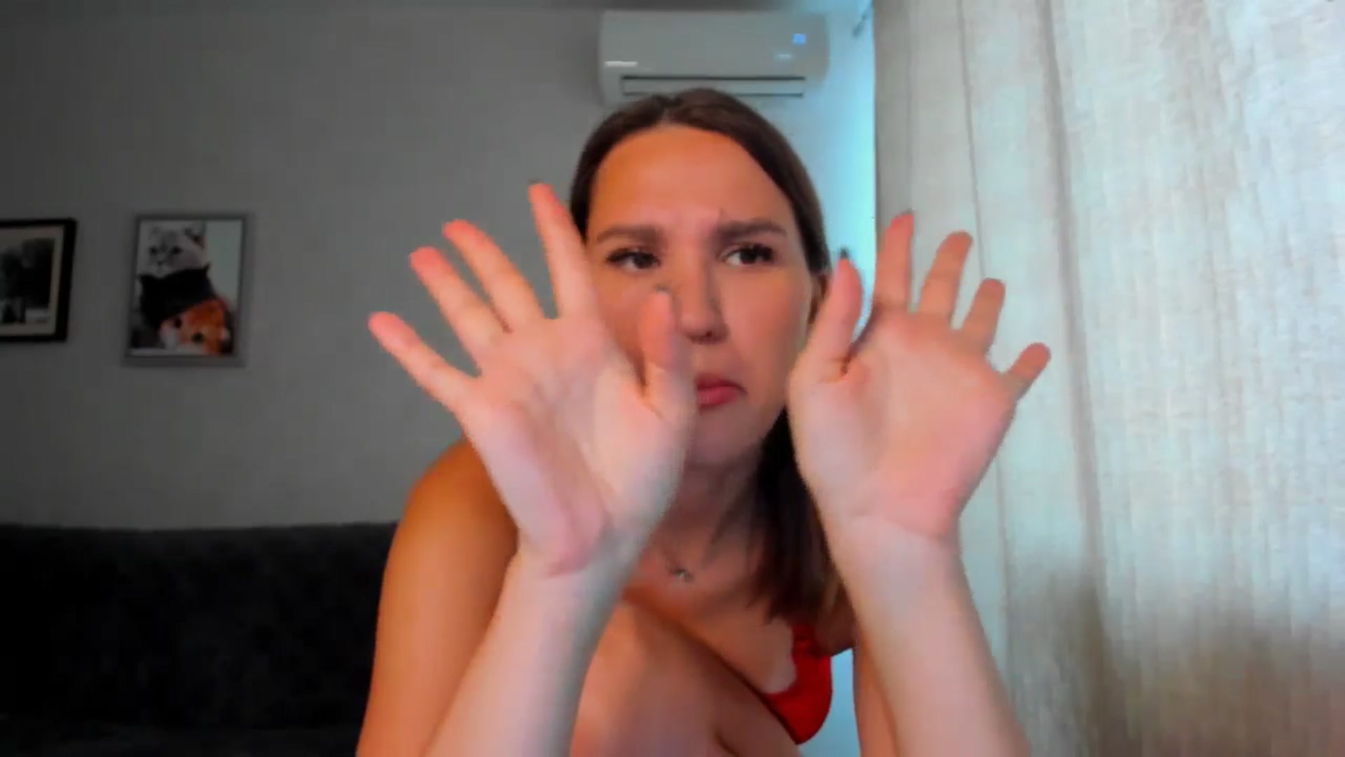 Gallery image thumbnail from WaveOfLove's myfreecams stream on, 06/20/2024, 10:51 image 16 of 20