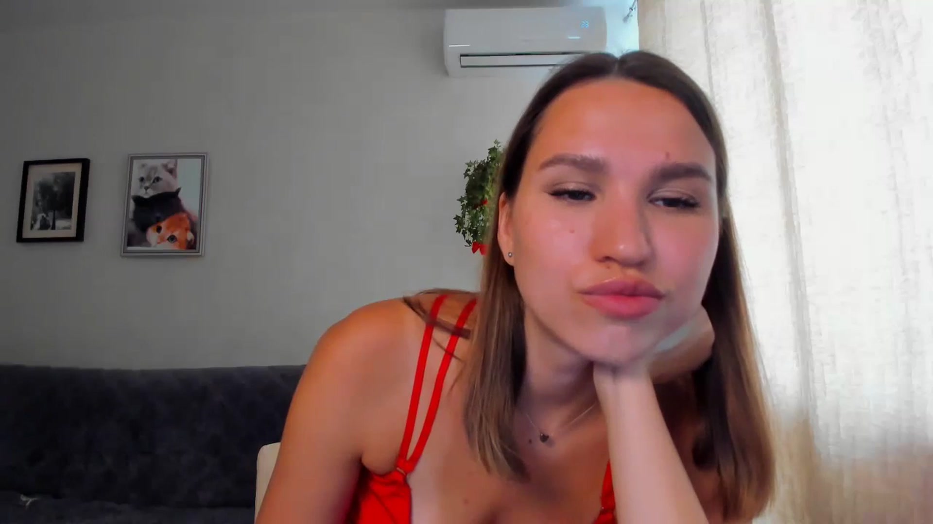 Gallery image thumbnail from WaveOfLove's myfreecams stream on, 06/20/2024, 11:46 image 8 of 20