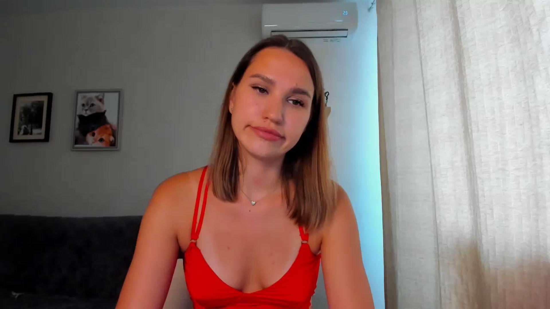 Gallery image thumbnail from WaveOfLove's myfreecams stream on, 06/20/2024, 11:46 image 19 of 20