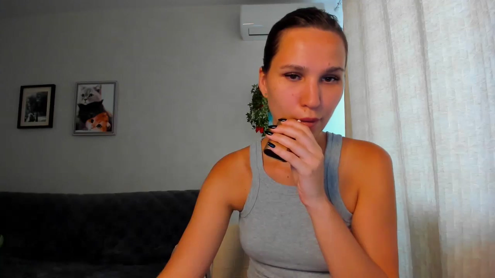 Gallery image thumbnail from WaveOfLove's myfreecams stream on, 06/21/2024, 11:18 image 10 of 20