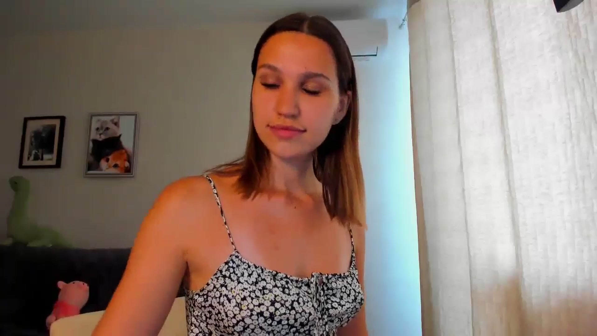 Gallery image thumbnail from WaveOfLove's myfreecams stream on, 06/24/2024, 11:55 image 18 of 20