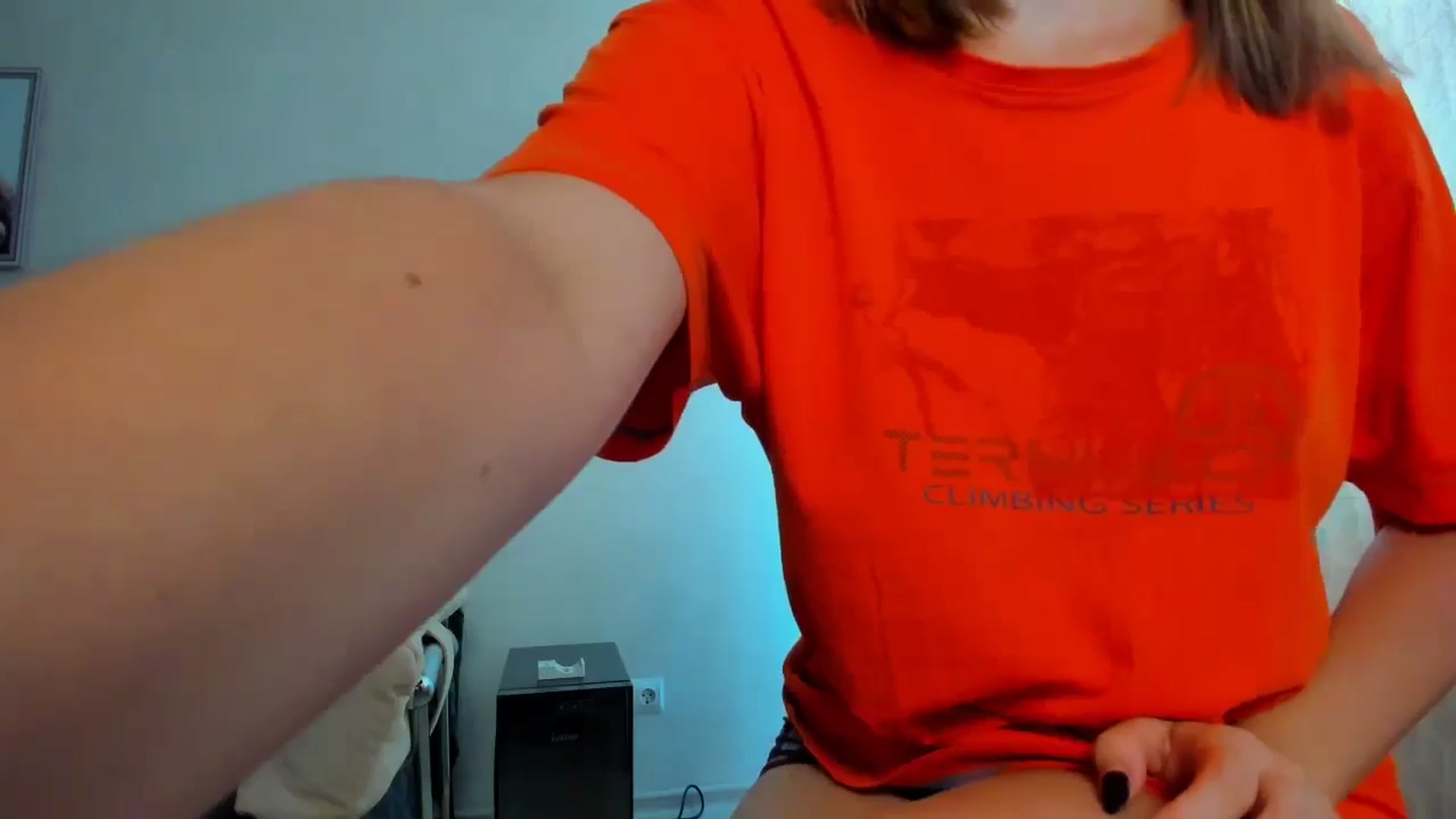 Gallery image thumbnail from WaveOfLove's myfreecams stream on, 06/25/2024, 11:54 image 6 of 20