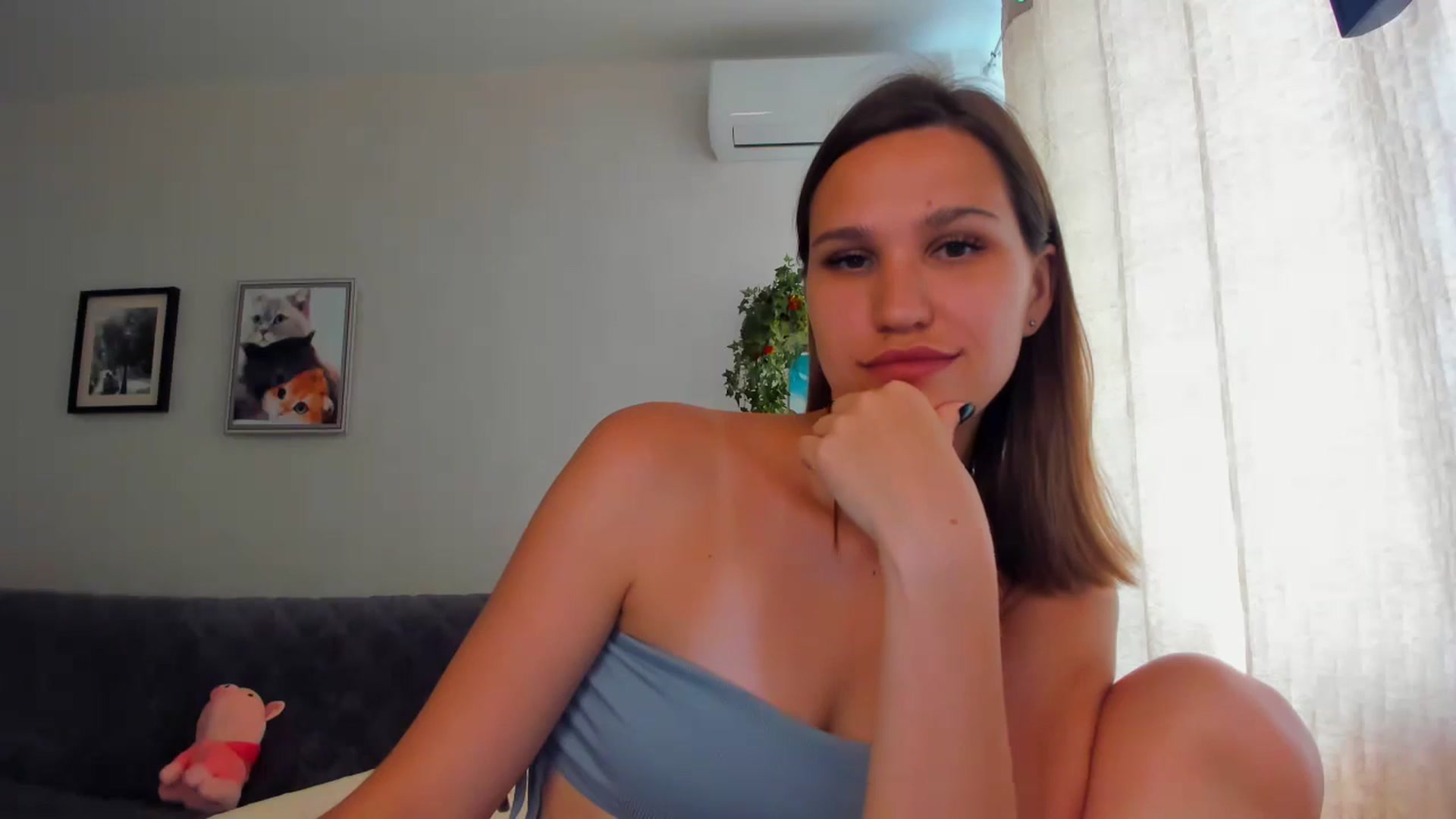 Gallery image thumbnail from WaveOfLove's myfreecams stream on, 06/25/2024, 12:44 image 17 of 20