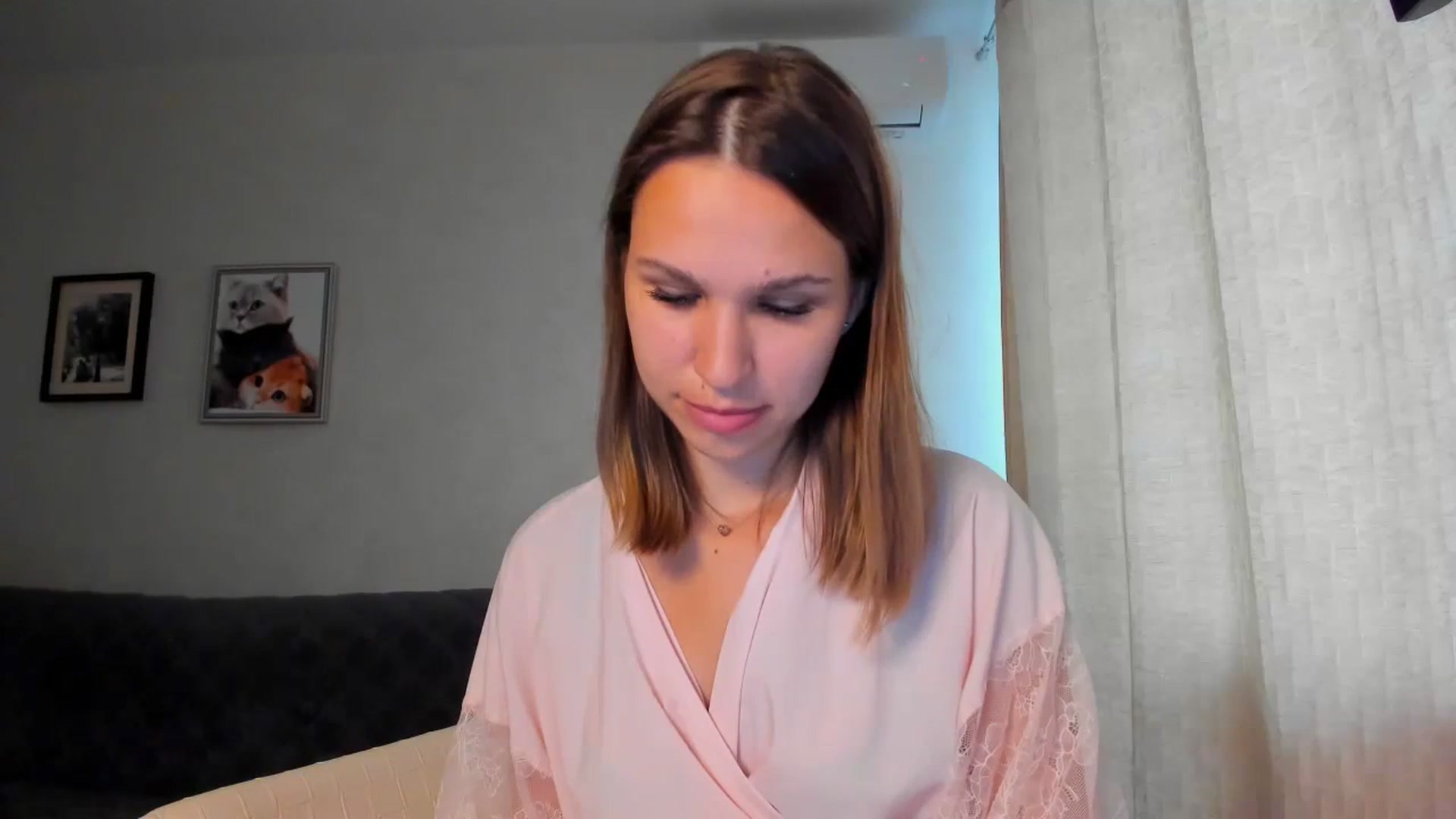 Gallery image thumbnail from WaveOfLove's myfreecams stream on, 06/28/2024, 12:11 image 16 of 20