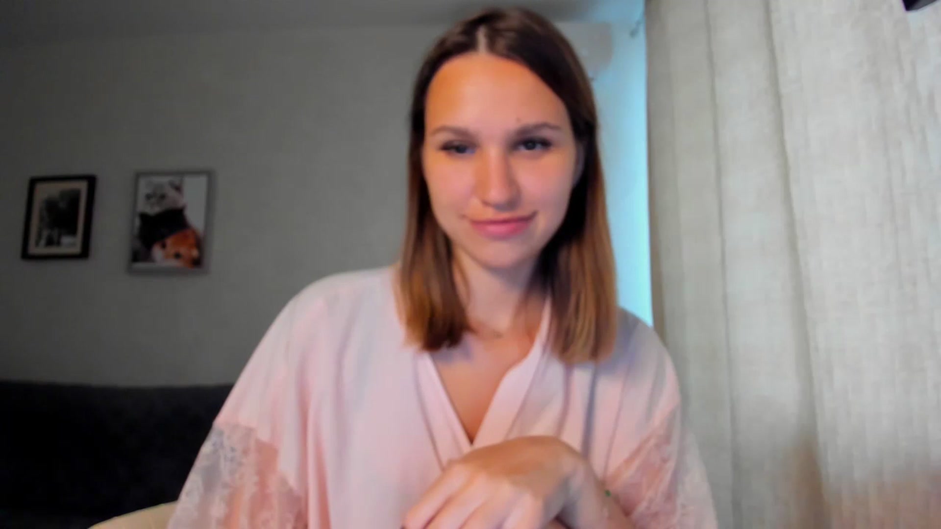 Gallery image thumbnail from WaveOfLove's myfreecams stream on, 06/28/2024, 12:11 image 10 of 20