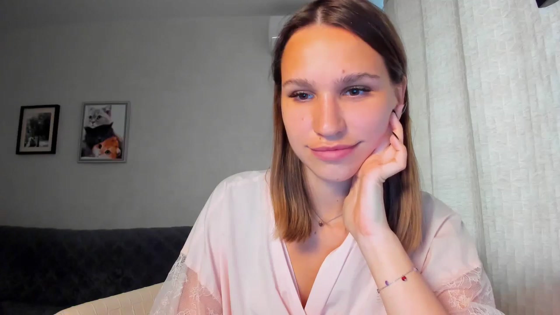 Gallery image thumbnail from WaveOfLove's myfreecams stream on, 06/28/2024, 12:11 image 20 of 20