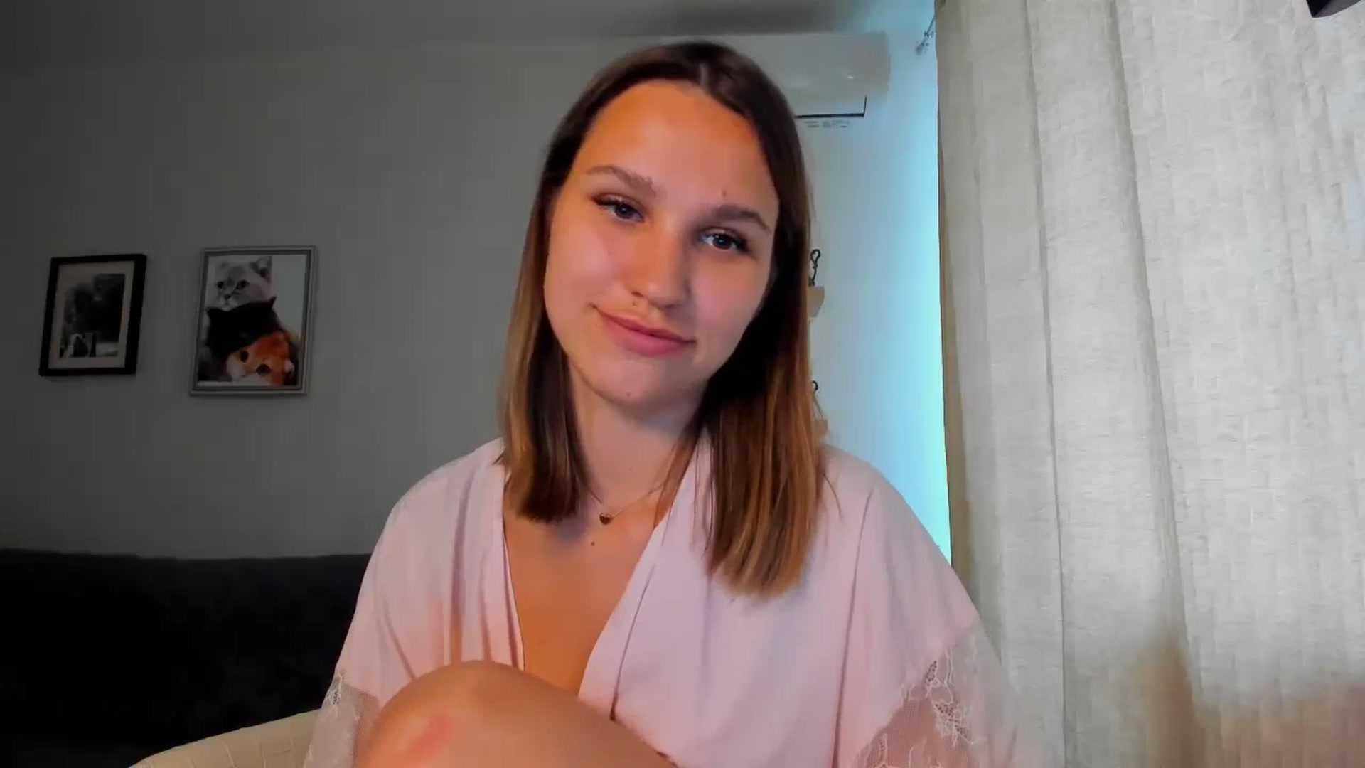 Gallery image thumbnail from WaveOfLove's myfreecams stream on, 06/28/2024, 12:56 image 3 of 20