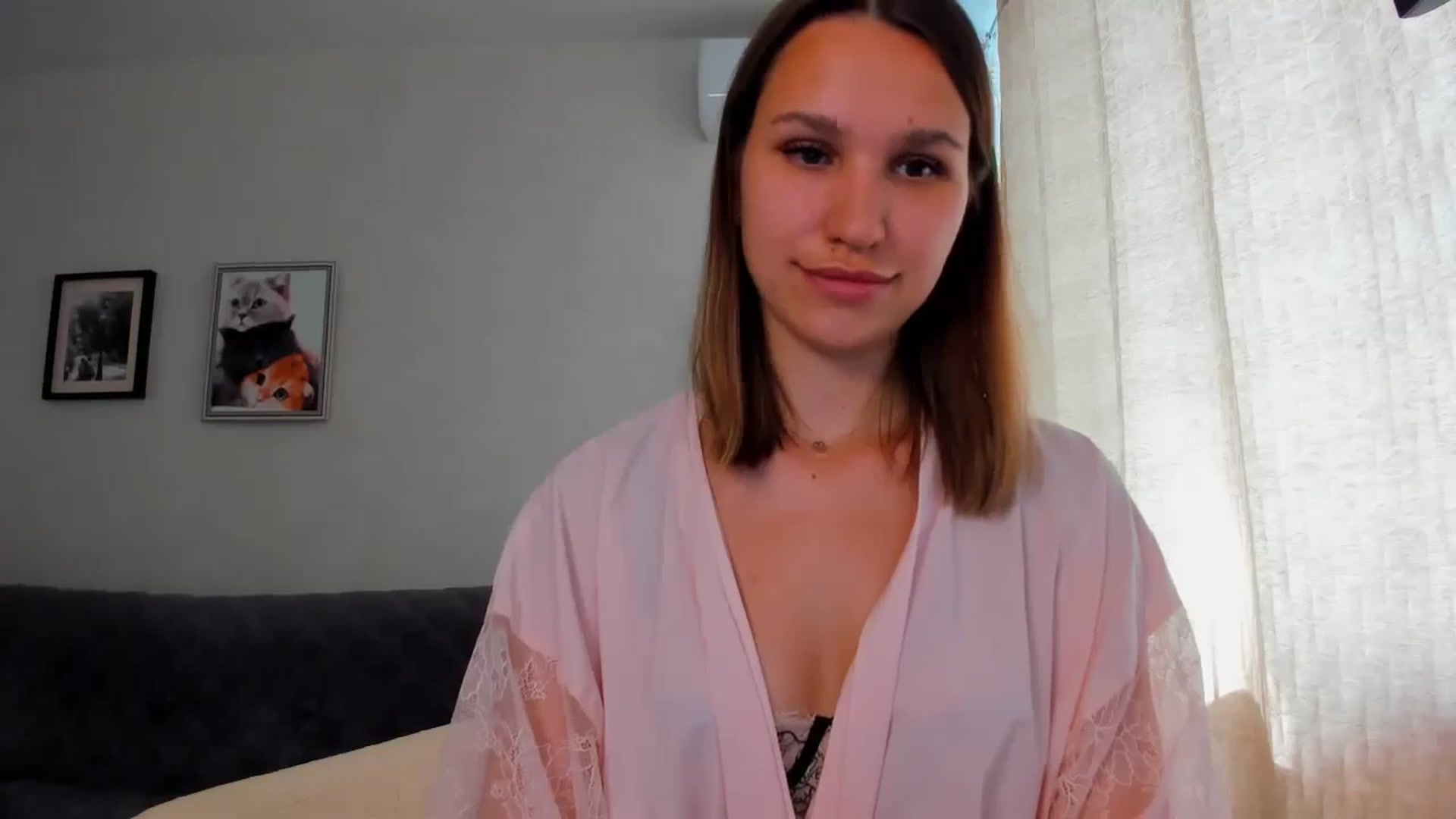 Gallery image thumbnail from WaveOfLove's myfreecams stream on, 06/28/2024, 12:56 image 16 of 20