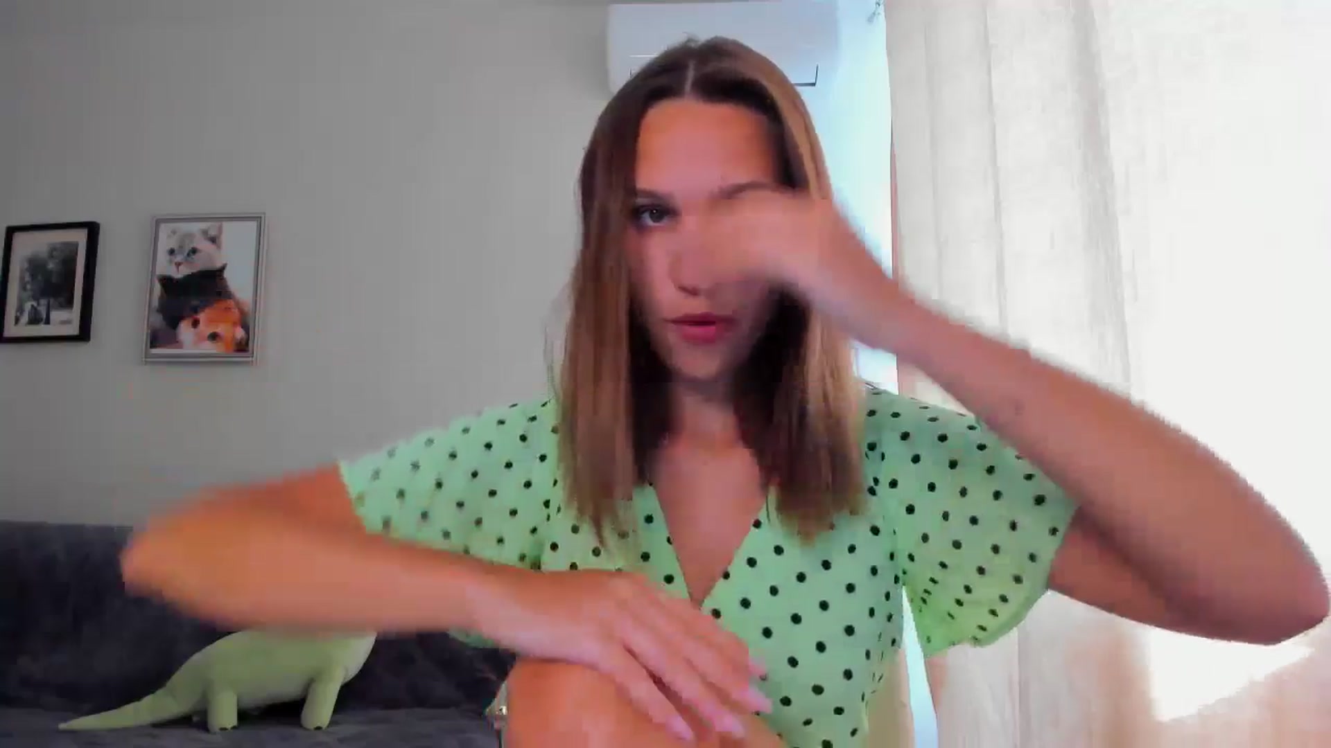 Gallery image thumbnail from WaveOfLove's myfreecams stream on, 07/26/2024, 12:31 image 18 of 20