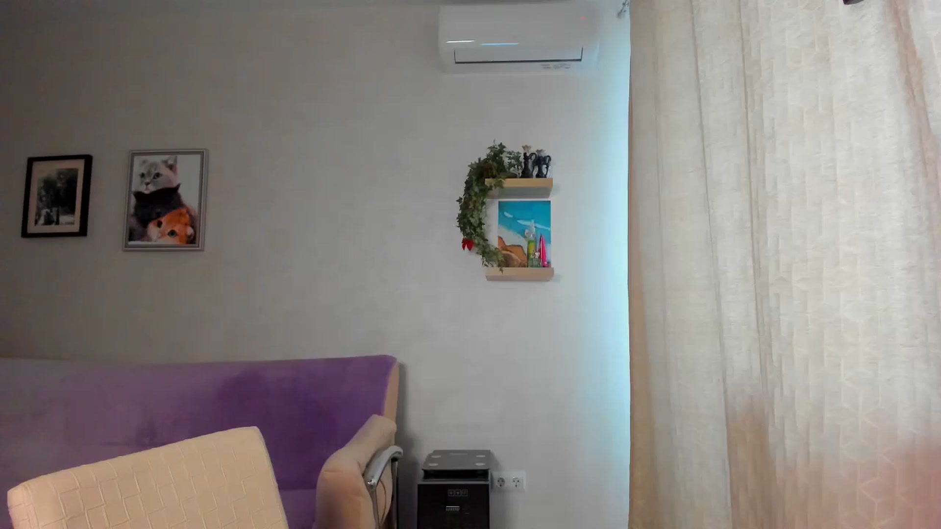 Gallery image thumbnail from WaveOfLove's myfreecams stream on, 08/14/2024, 12:27 image 18 of 20