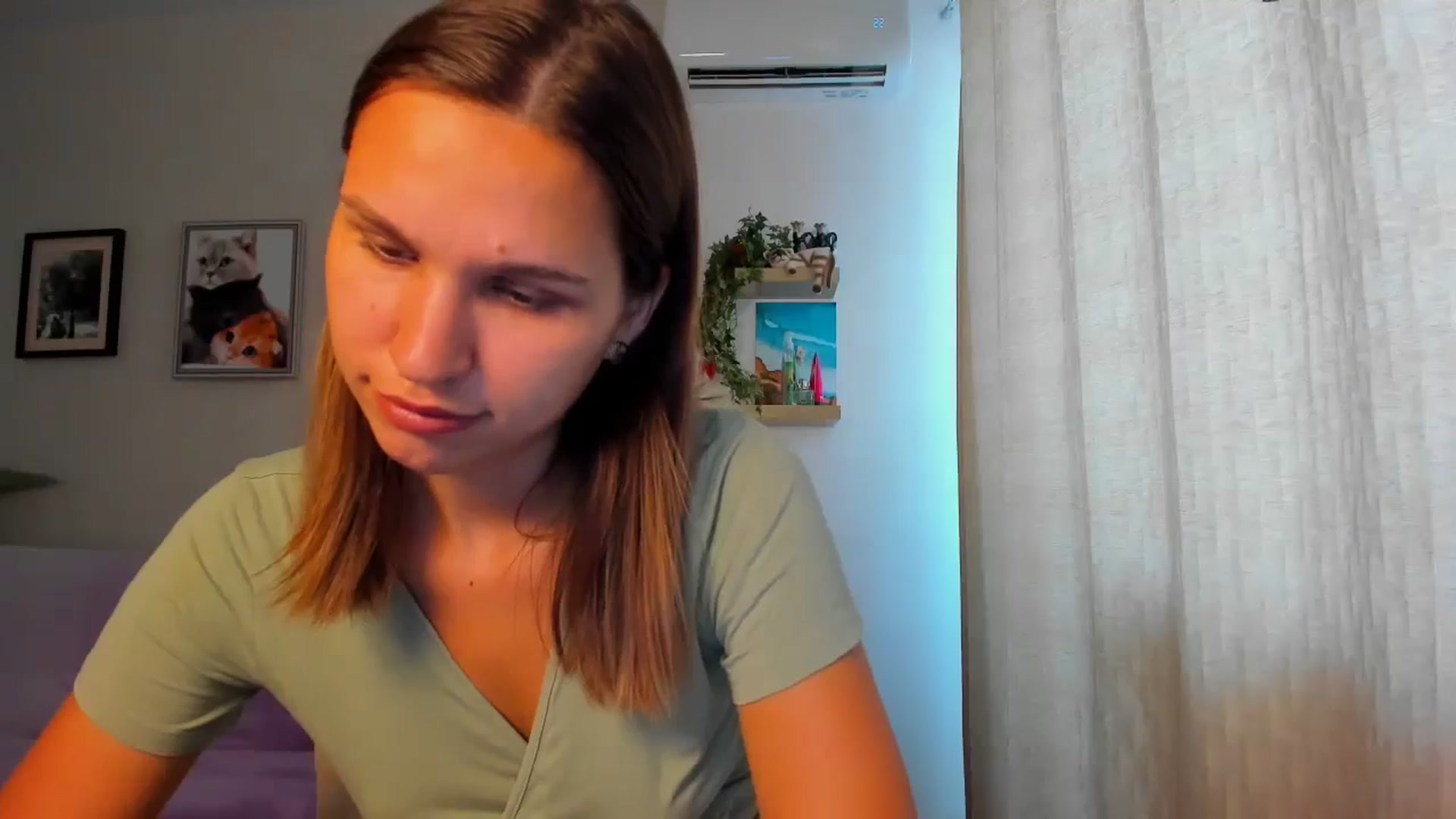 Gallery image thumbnail from WaveOfLove's myfreecams stream on, 08/23/2024, 10:31 image 20 of 20