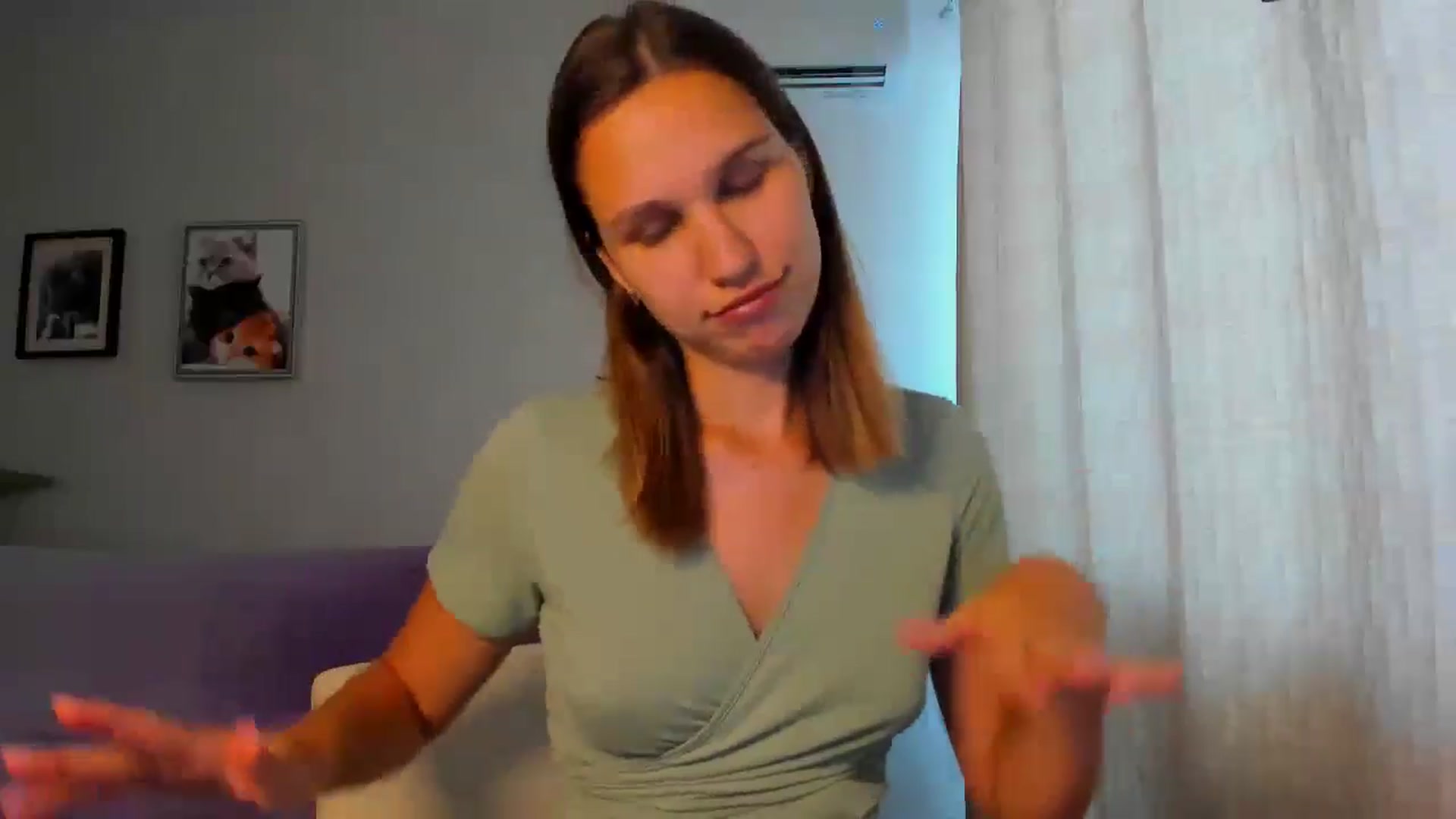 Gallery image thumbnail from WaveOfLove's myfreecams stream on, 08/23/2024, 10:31 image 18 of 20