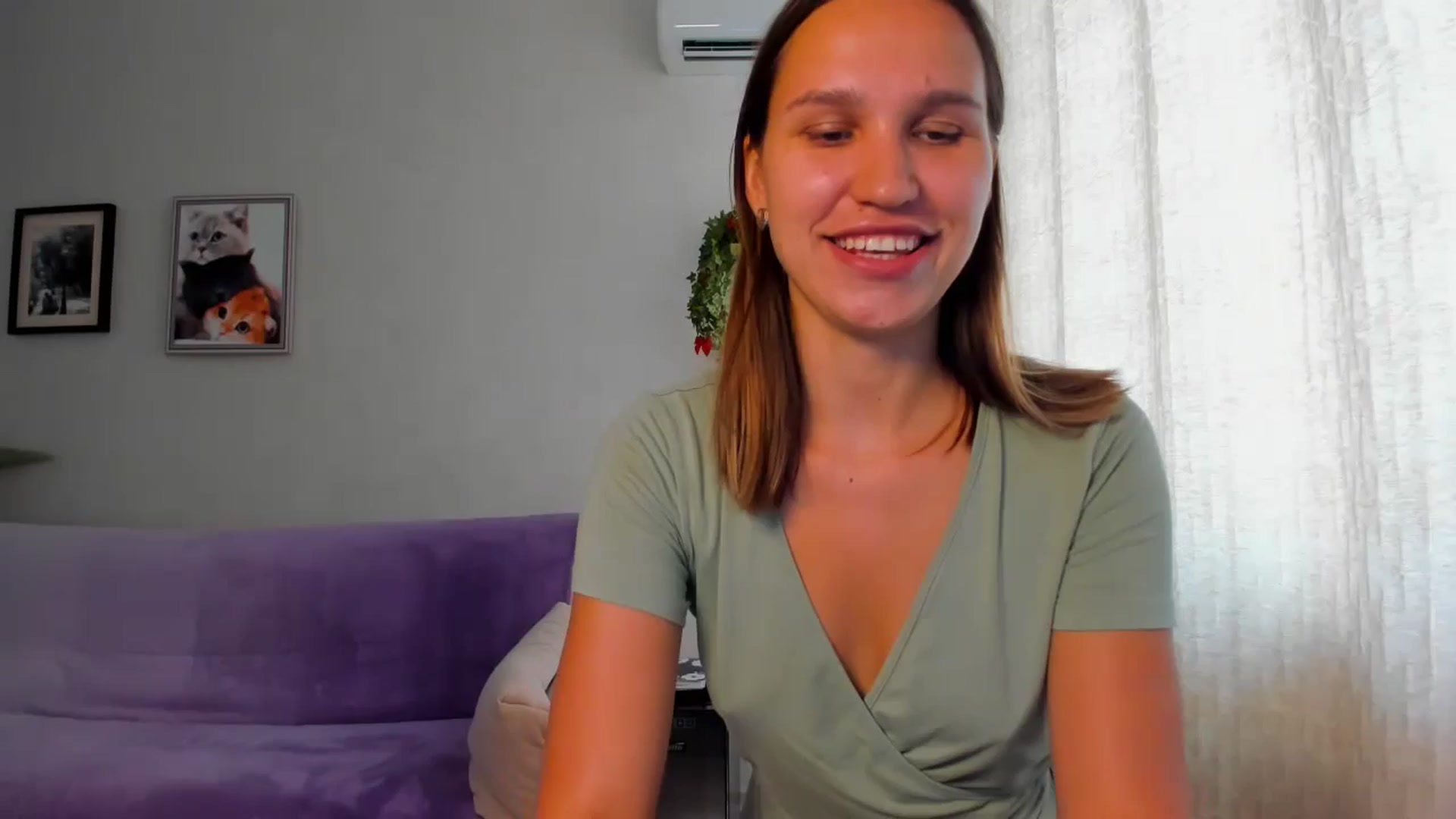 Gallery image thumbnail from WaveOfLove's myfreecams stream on, 08/23/2024, 12:03 image 11 of 20