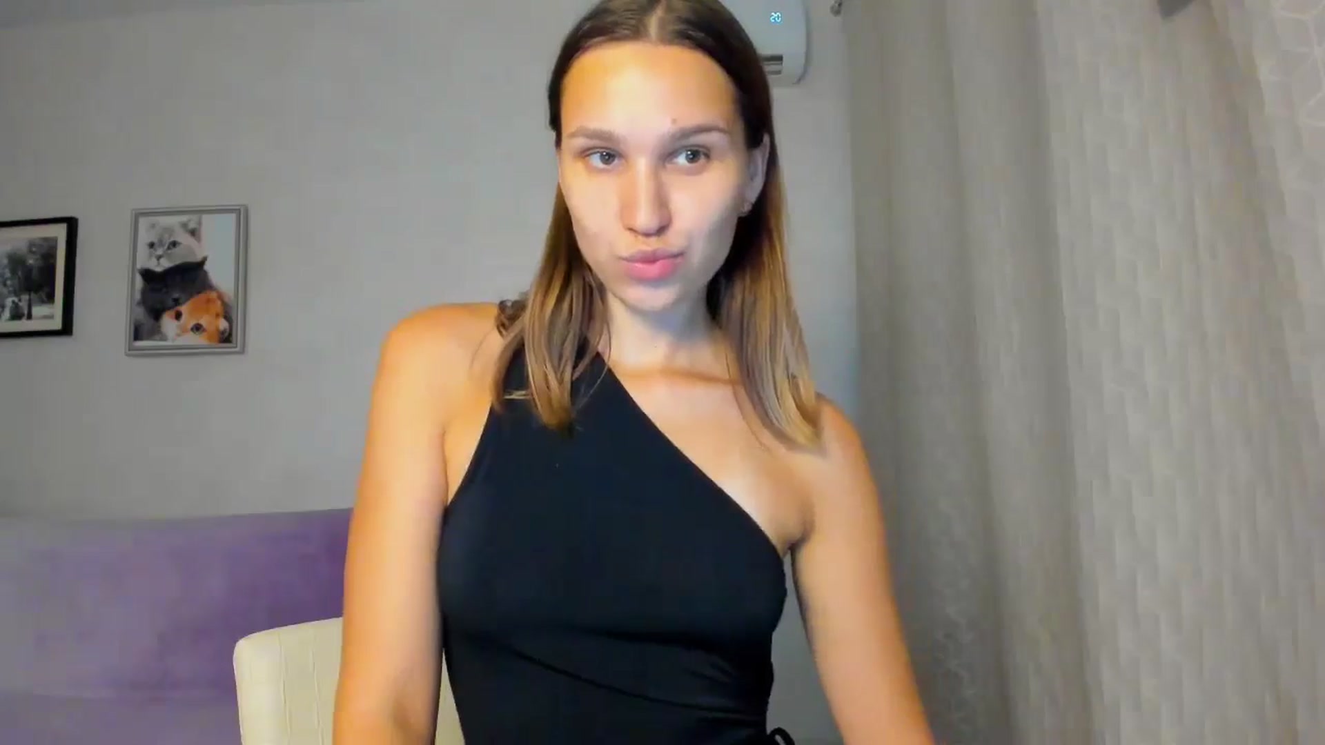 Gallery image thumbnail from WaveOfLove's myfreecams stream on, 08/30/2024, 16:10 image 19 of 20