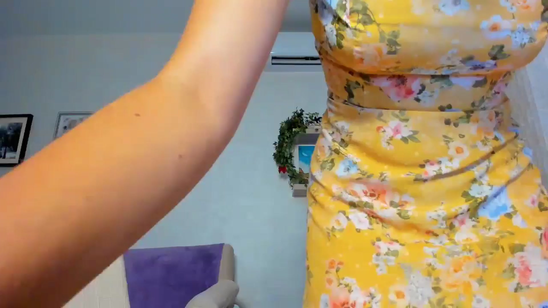 Gallery image thumbnail from WaveOfLove's myfreecams stream on, 08/30/2024, 16:10 image 4 of 20