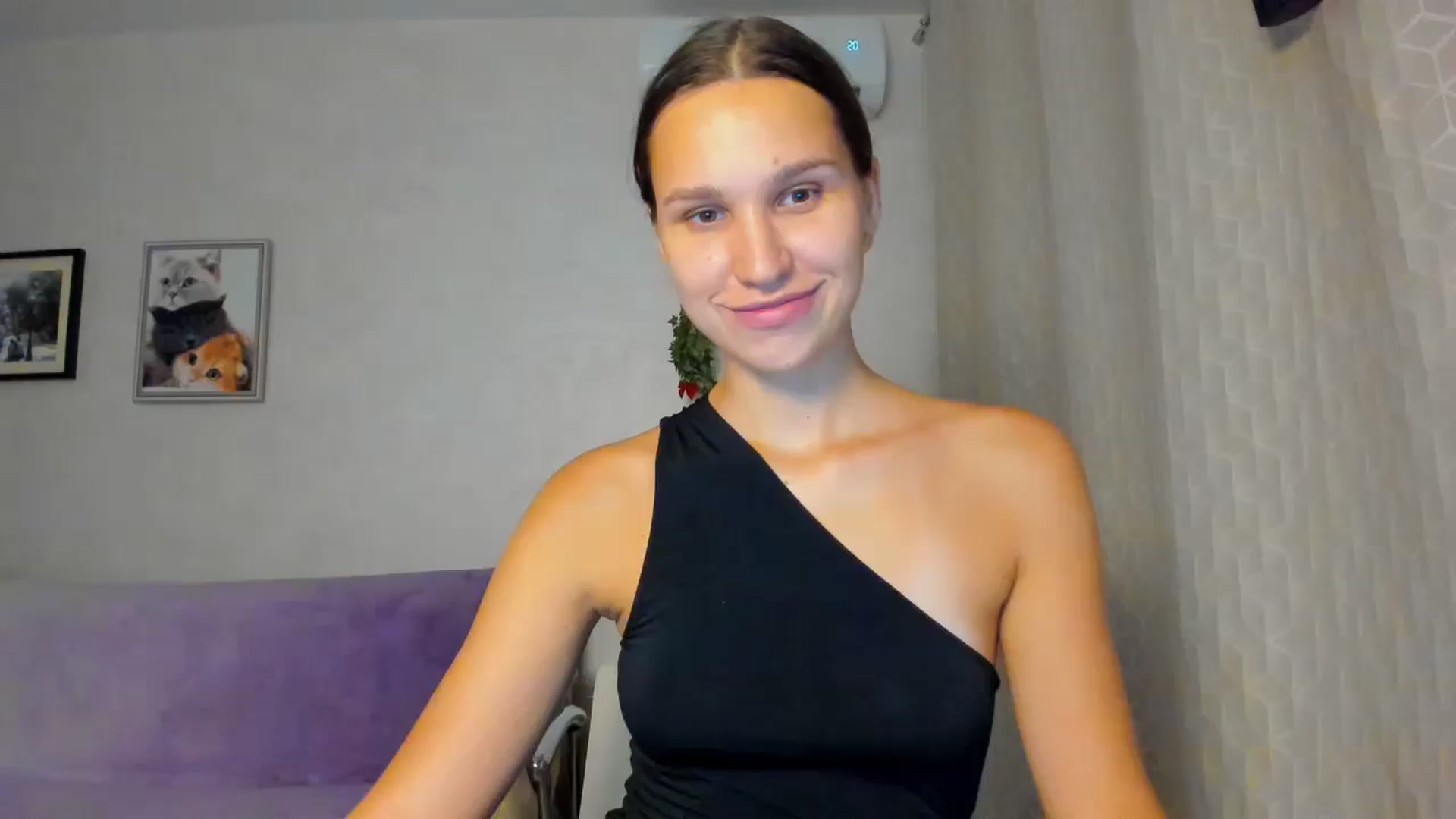 Gallery image thumbnail from WaveOfLove's myfreecams stream on, 08/30/2024, 16:31 image 18 of 20