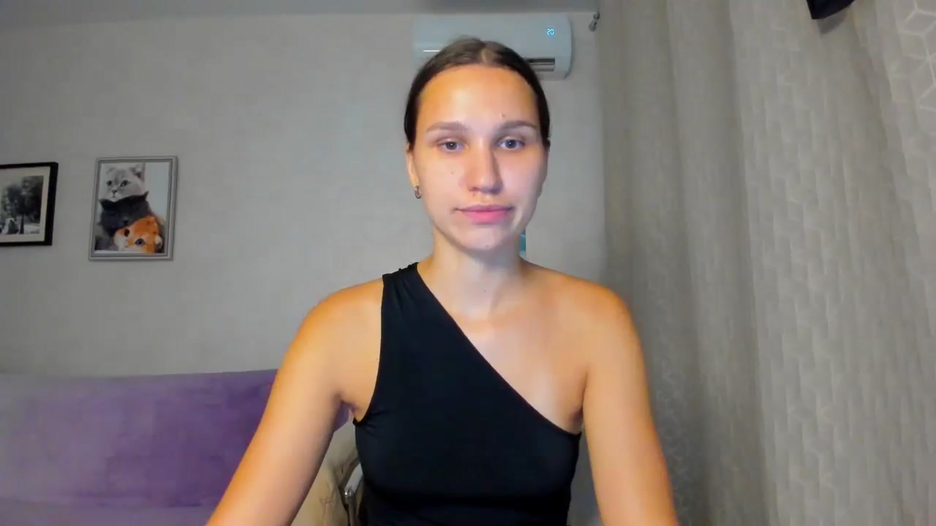 Gallery image thumbnail from WaveOfLove's myfreecams stream on, 08/30/2024, 17:12 image 9 of 20