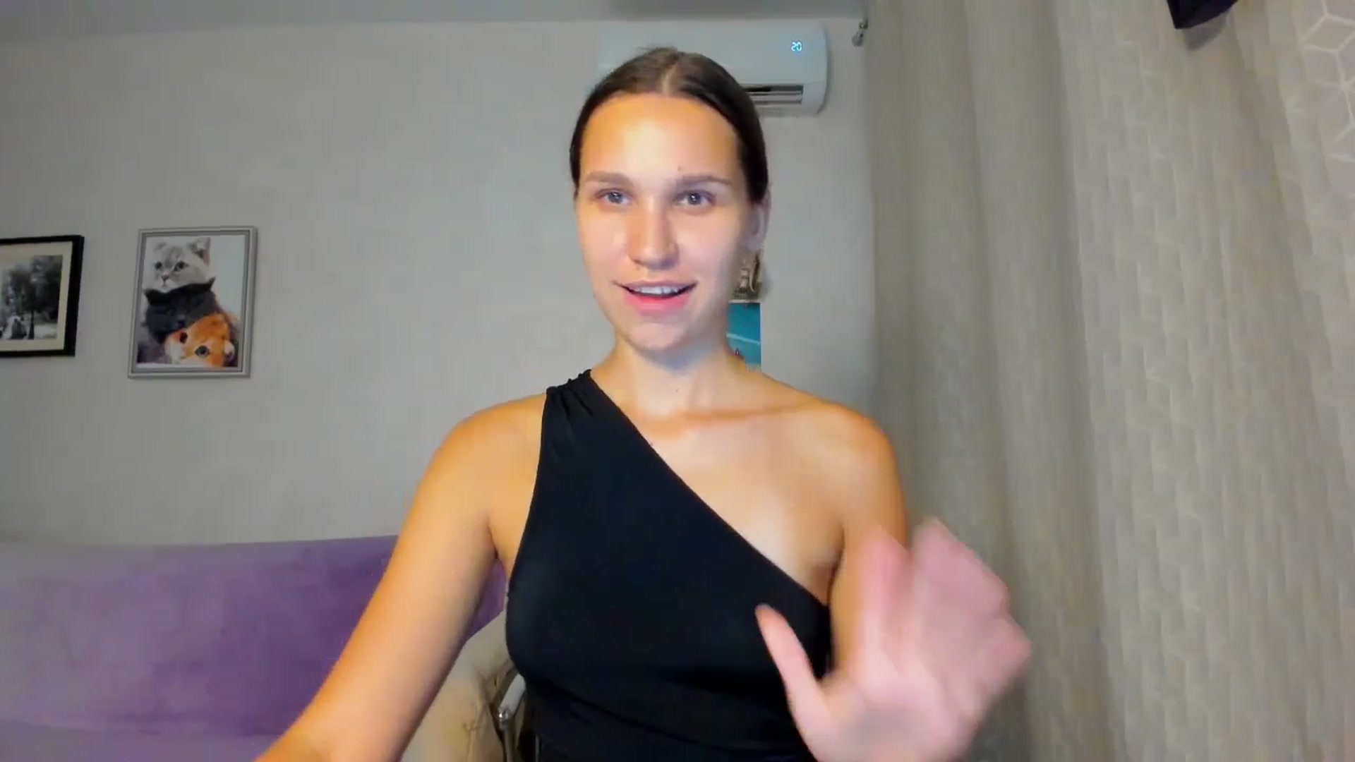 Gallery image thumbnail from WaveOfLove's myfreecams stream on, 08/30/2024, 17:12 image 3 of 20