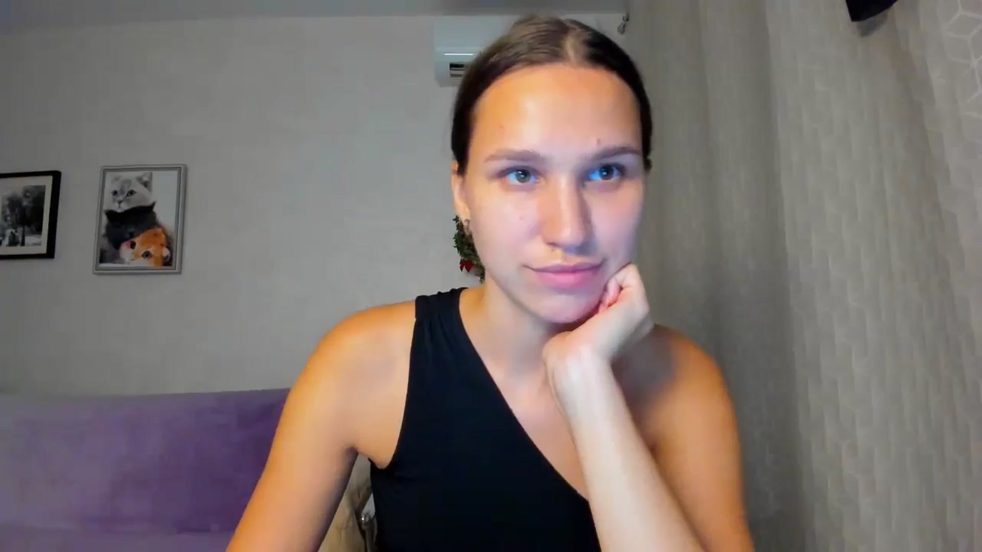 Gallery image thumbnail from WaveOfLove's myfreecams stream on, 08/30/2024, 17:12 image 16 of 20