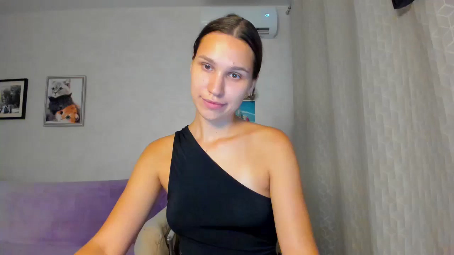 Gallery image thumbnail from WaveOfLove's myfreecams stream on, 08/30/2024, 17:12 image 1 of 20