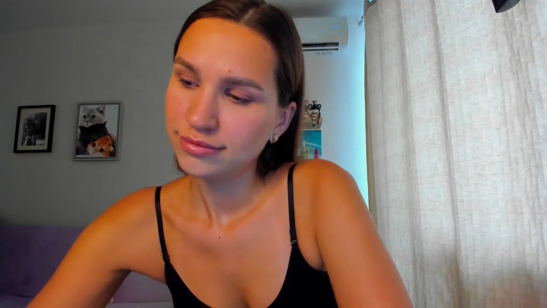 Gallery image thumbnail from WaveOfLove's myfreecams stream on, 09/10/2024, 11:40 image 5 of 20