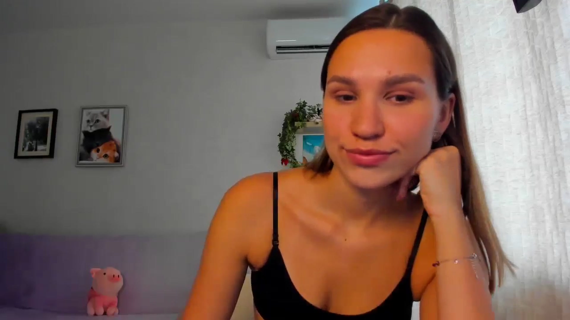 Gallery image thumbnail from WaveOfLove's myfreecams stream on, 09/10/2024, 11:40 image 4 of 20